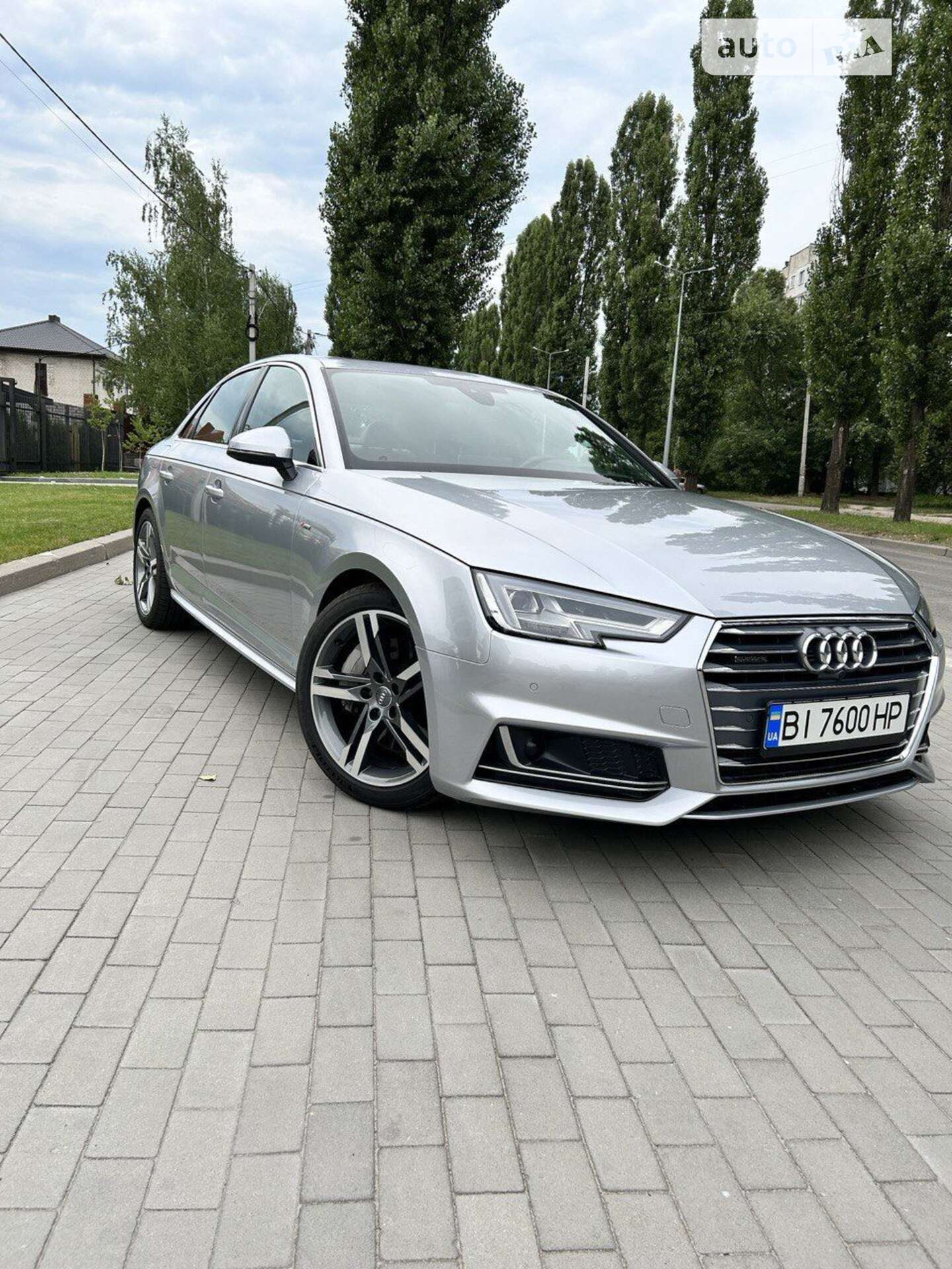 Головне фото звіту автомобіля AUDI A4 2017