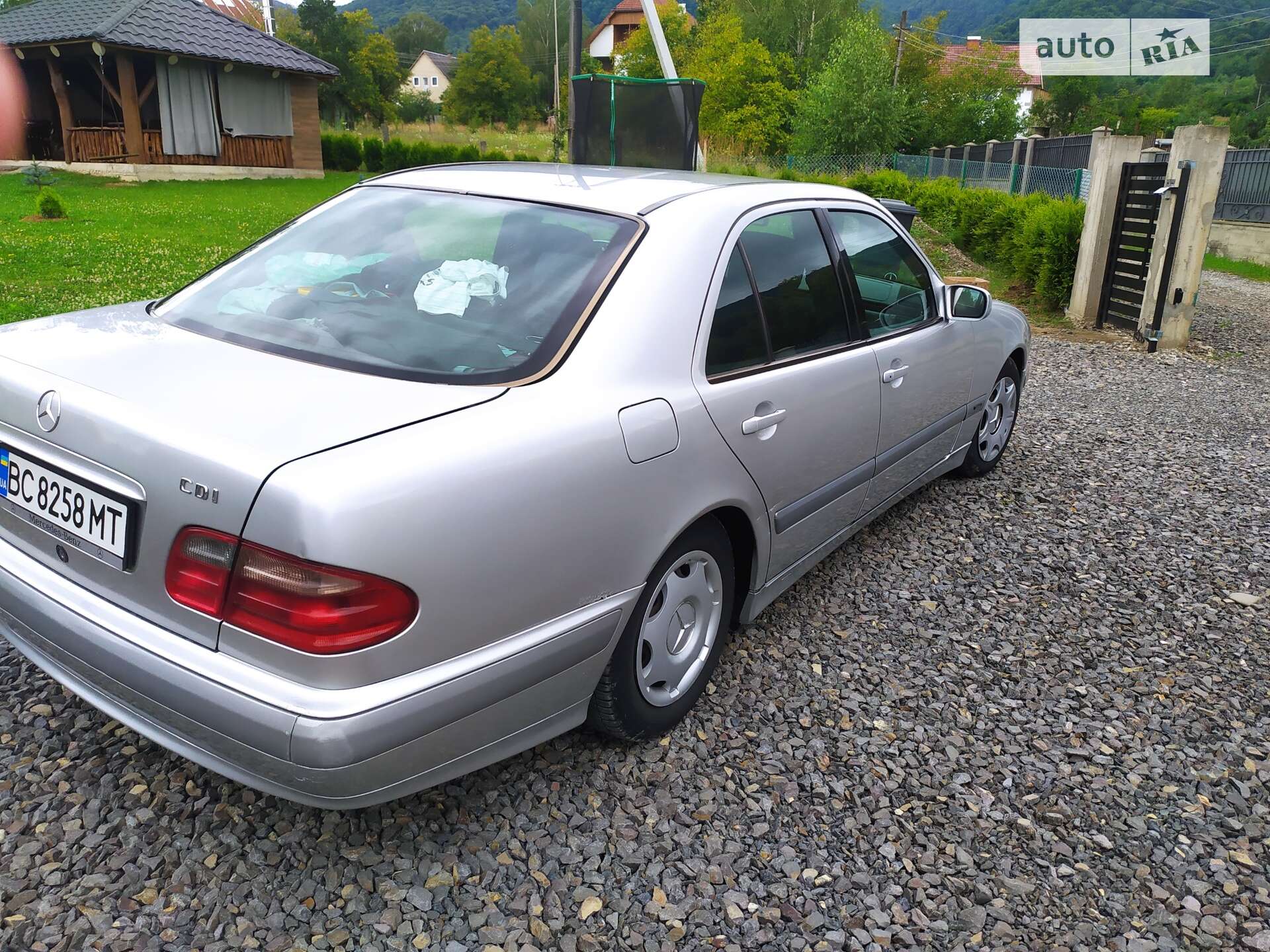 MERCEDES-BENZ E 200 2001