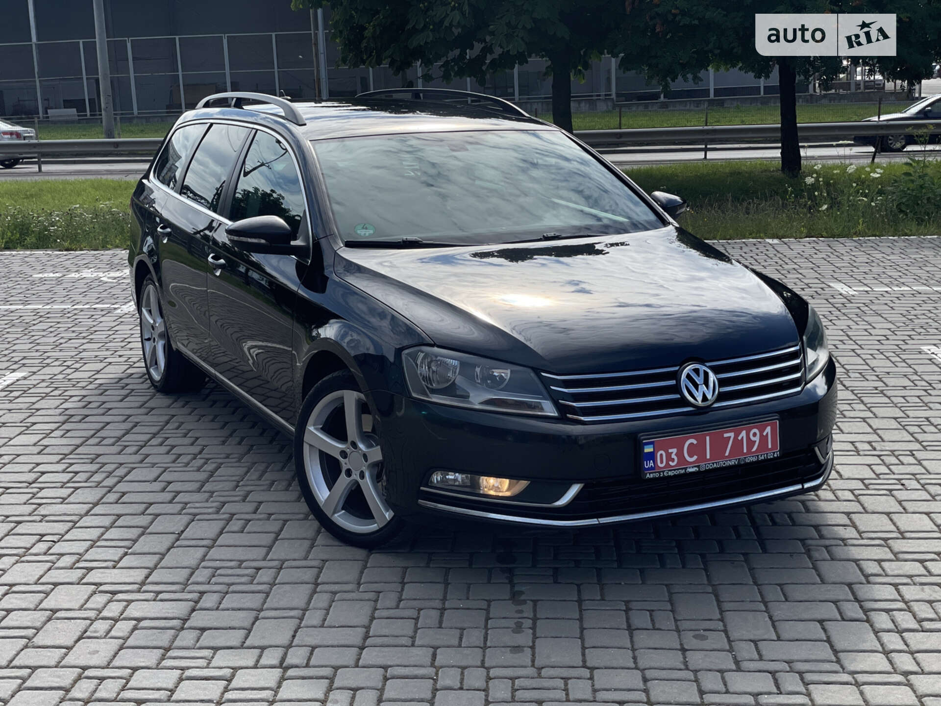 VOLKSWAGEN PASSAT 2011