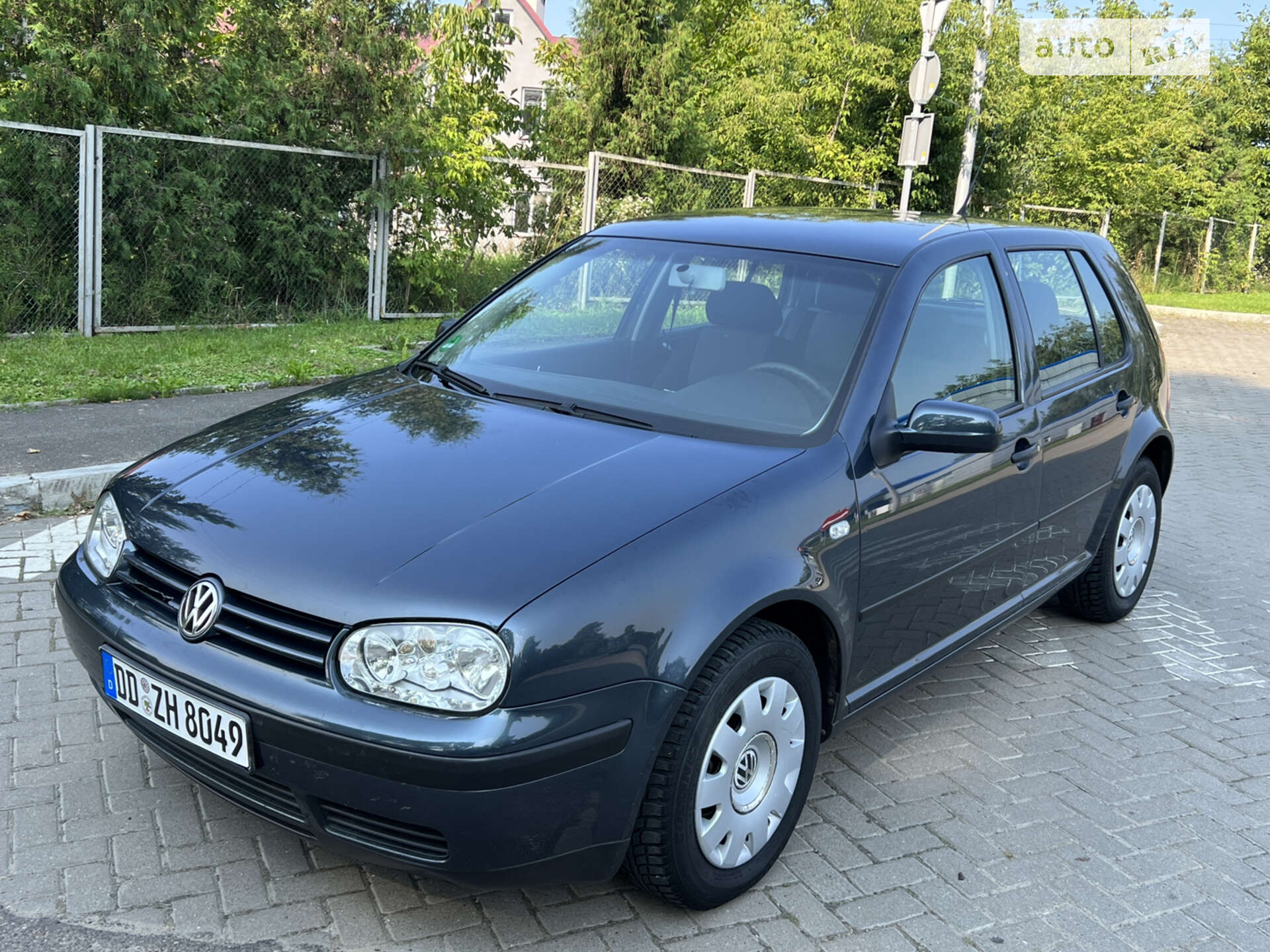 VOLKSWAGEN GOLF 2003