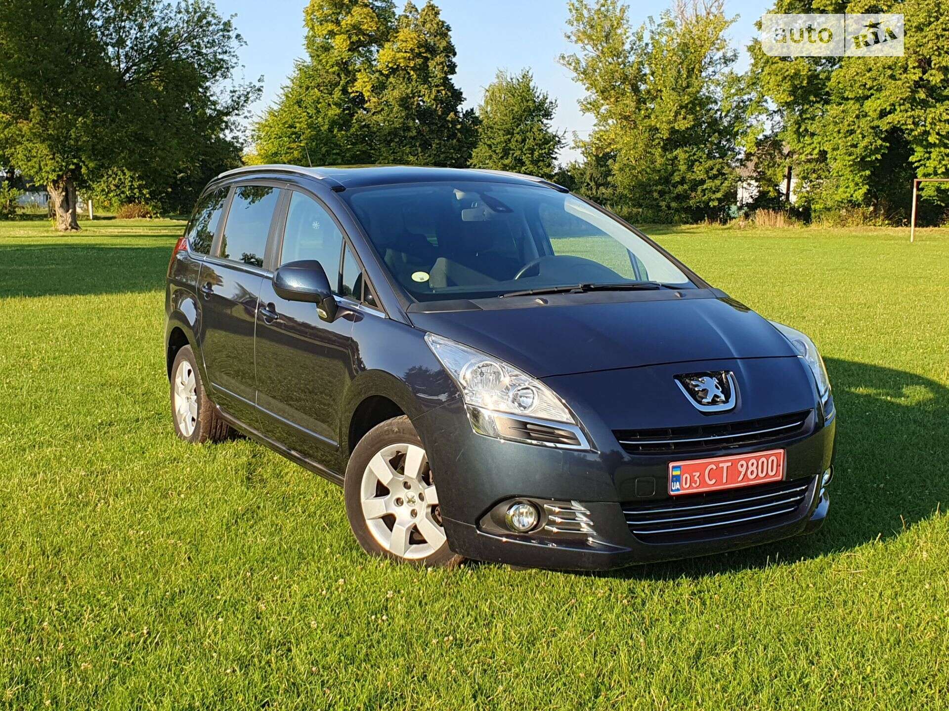 PEUGEOT 5008 2012
