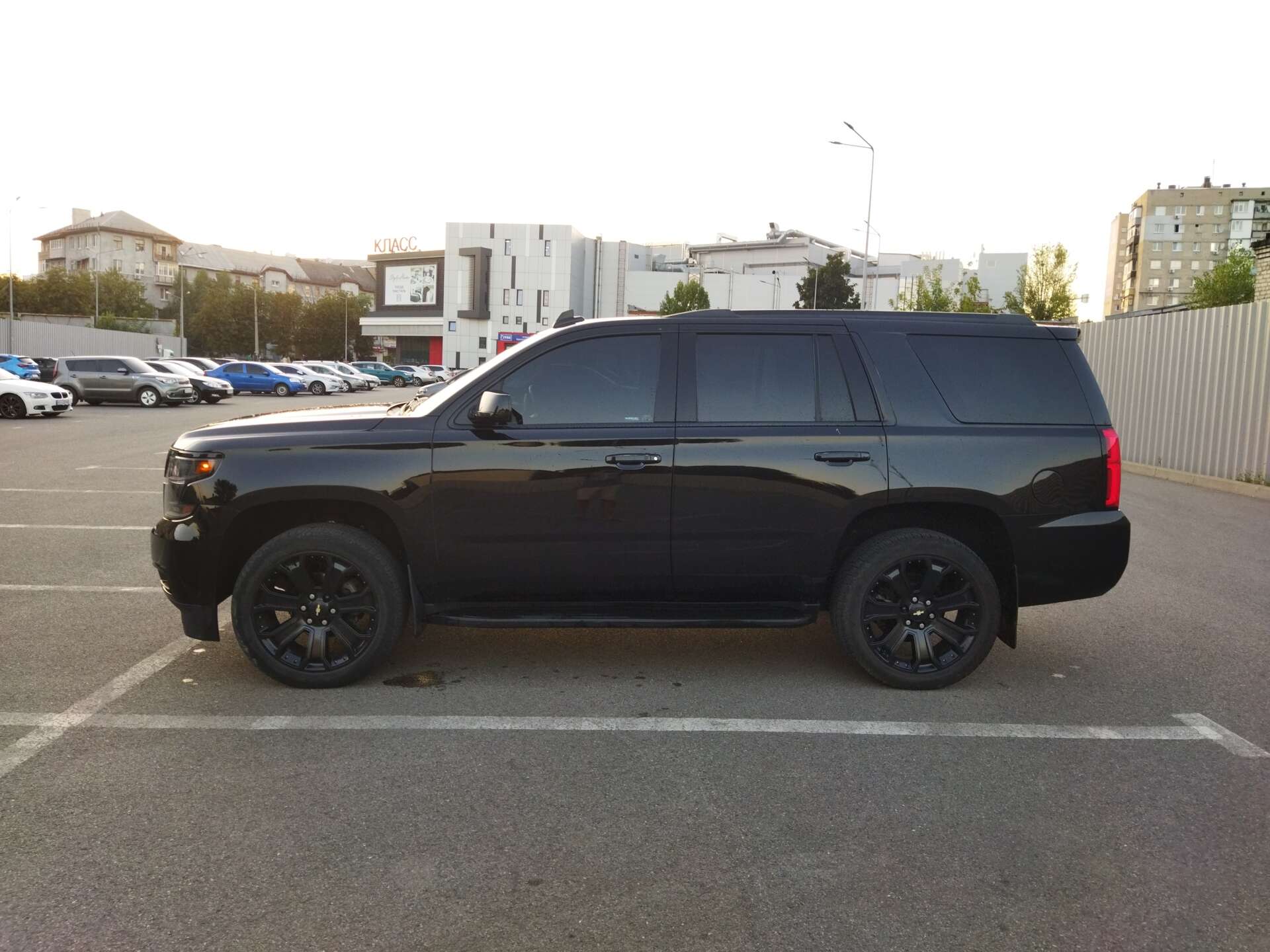 CHEVROLET TAHOE 2018