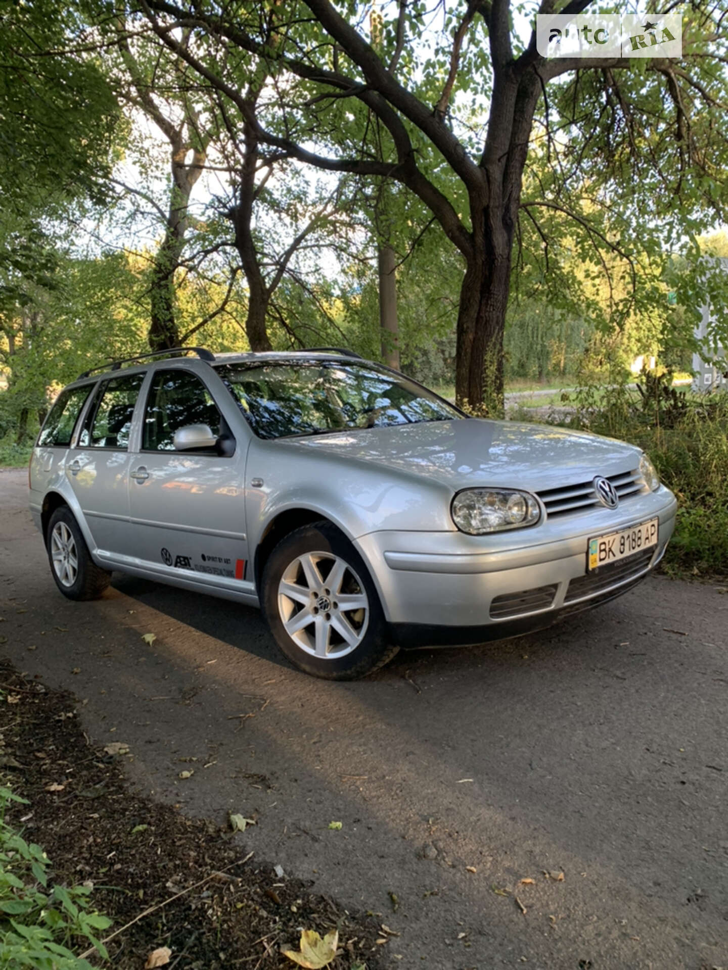 VOLKSWAGEN GOLF 2003