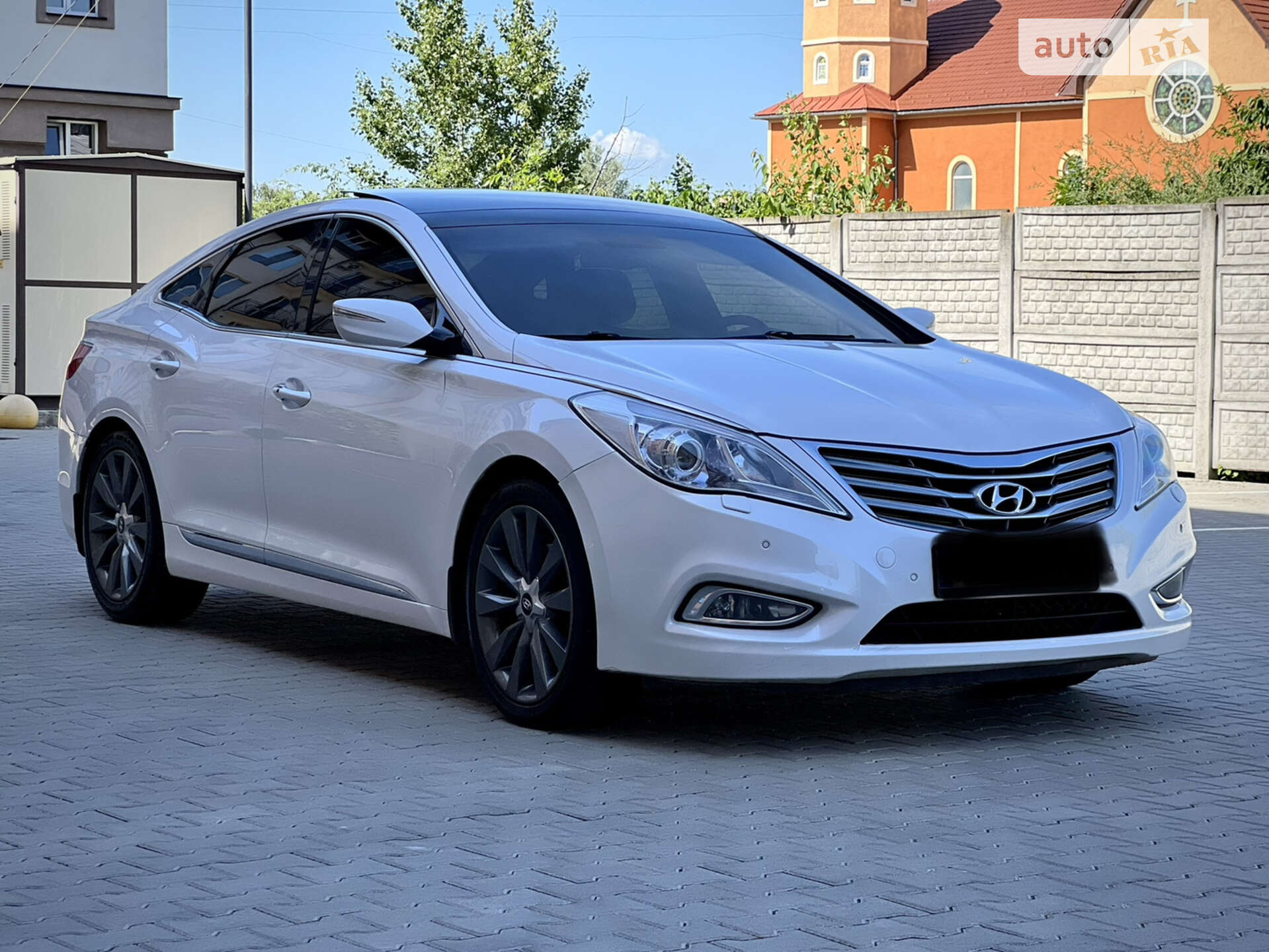 HYUNDAI AZERA 2013