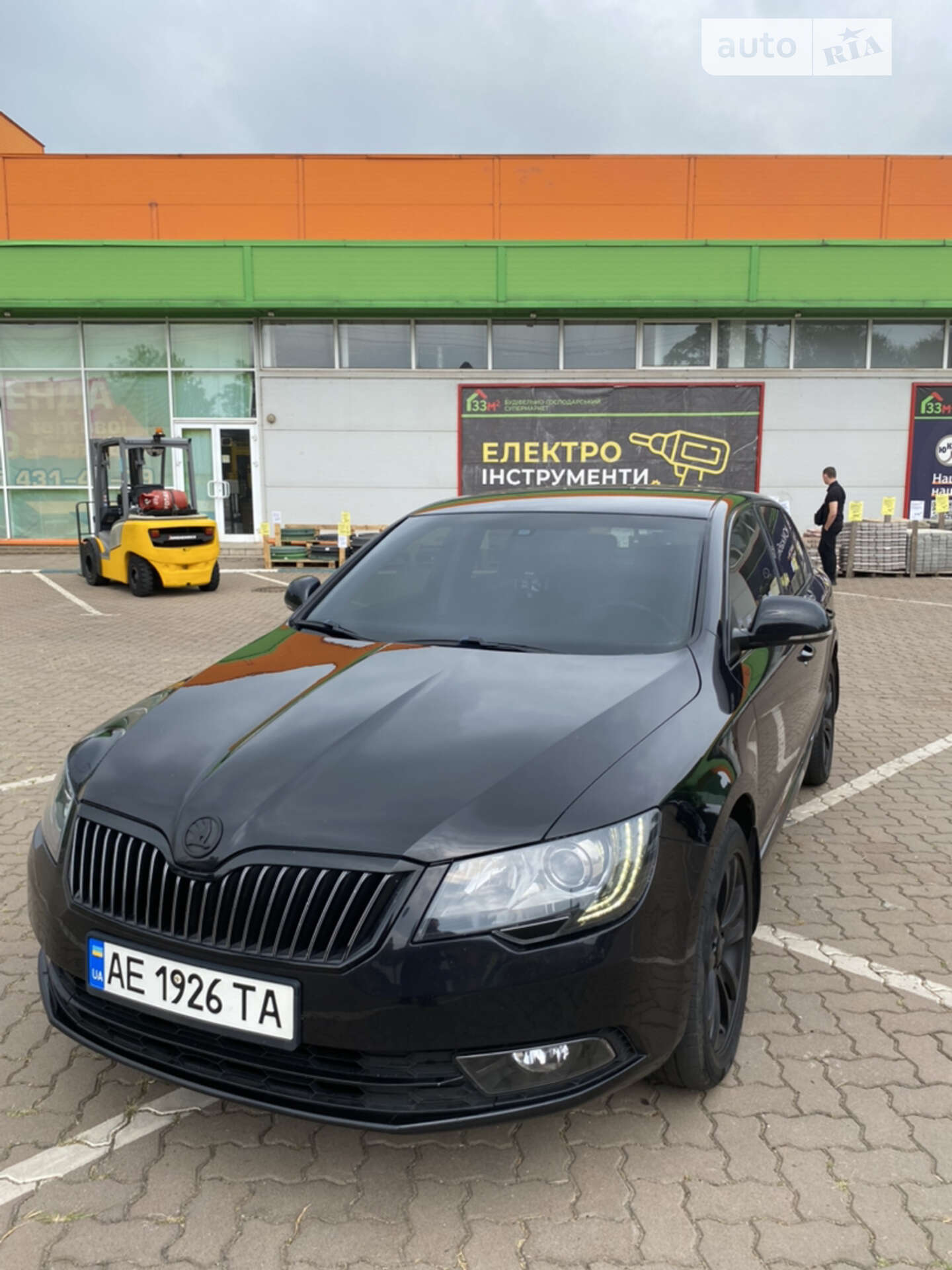 Головне фото звіту автомобіля SKODA SUPERB 2013