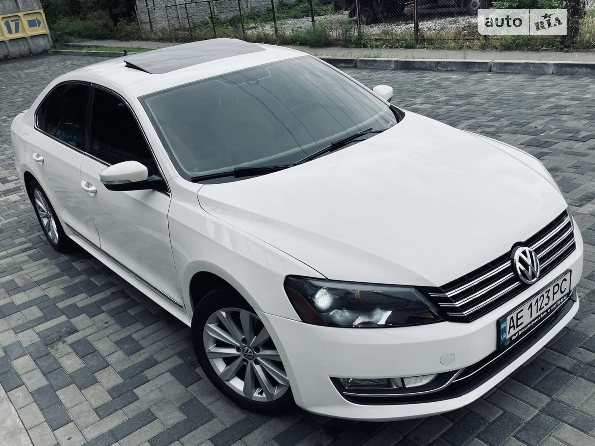 VOLKSWAGEN PASSAT 2013