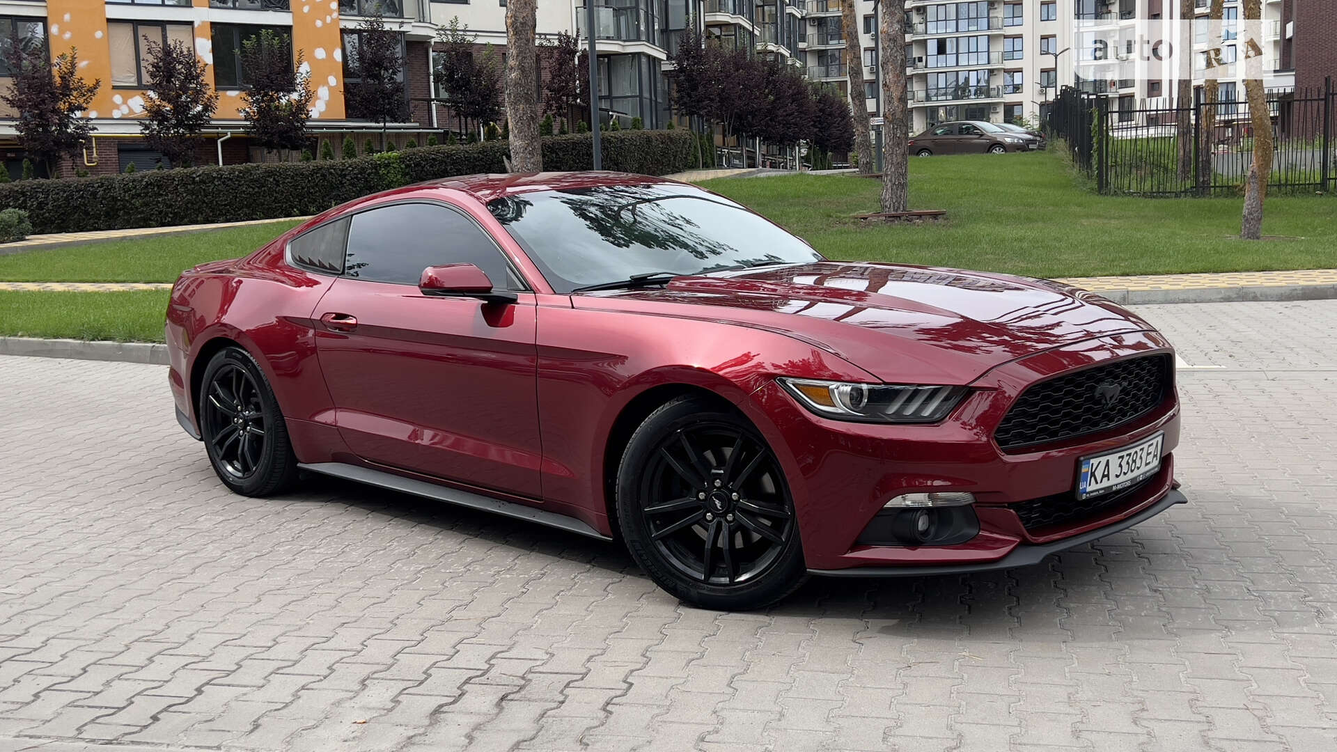 FORD MUSTANG