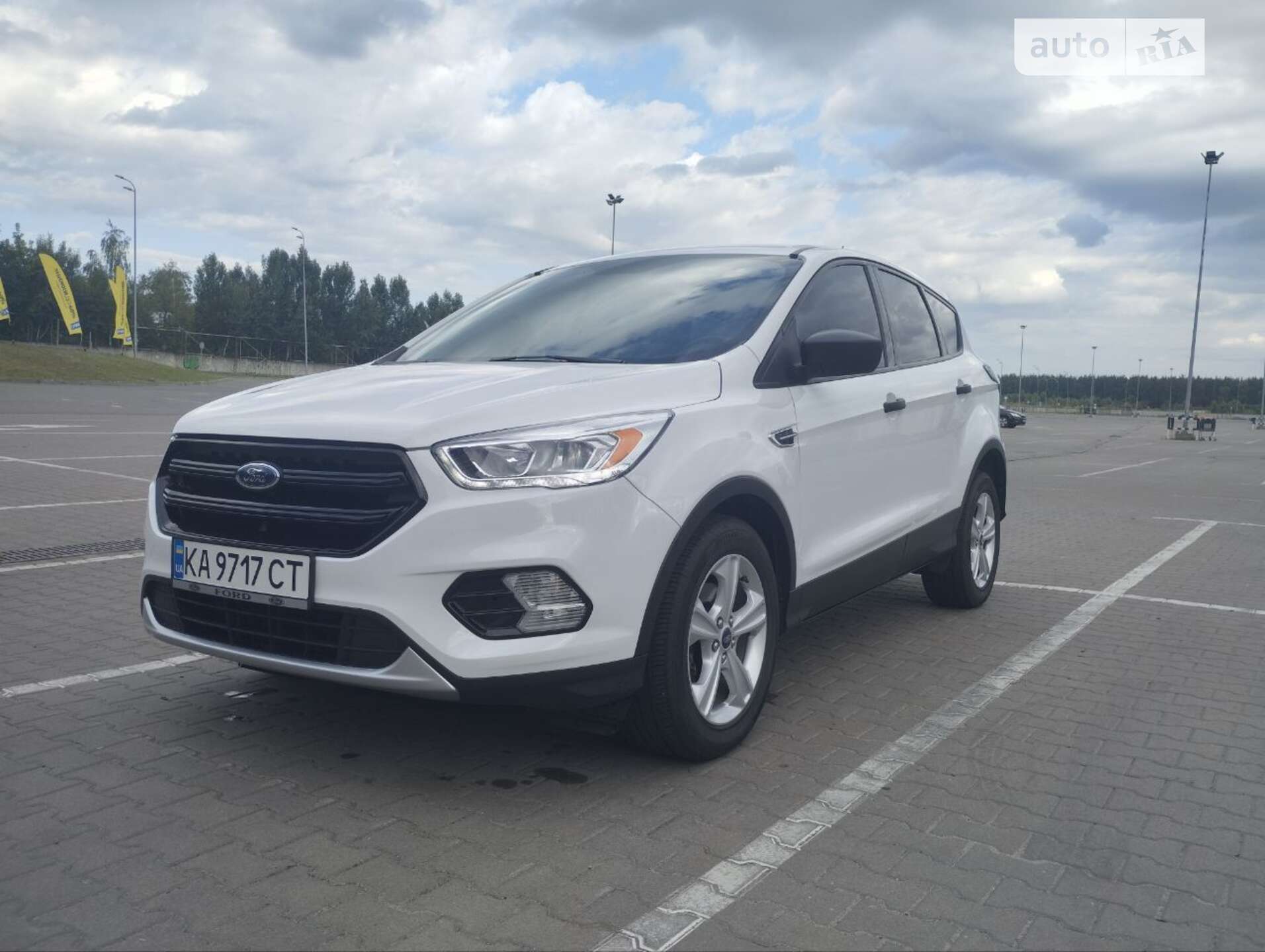 Головне фото звіту автомобіля FORD ESCAPE 2017