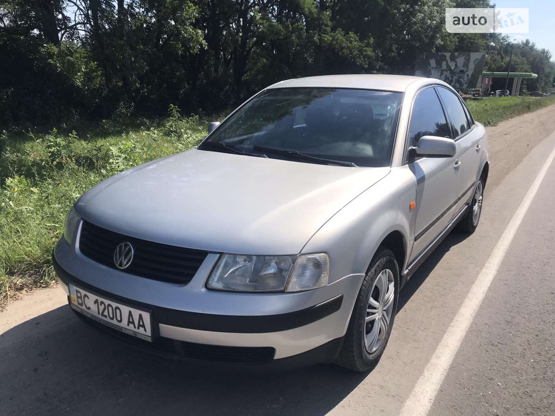 VOLKSWAGEN PASSAT 1996