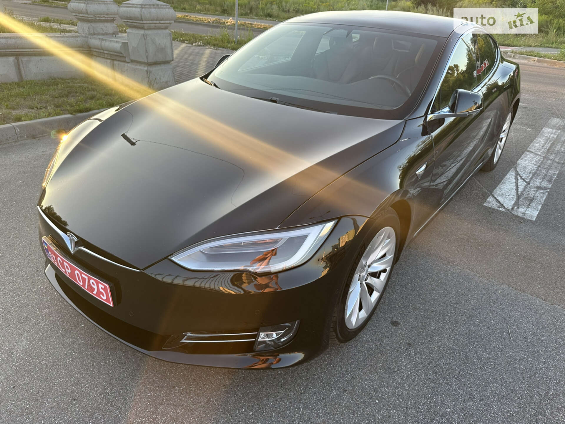 Tesla Model S 2019