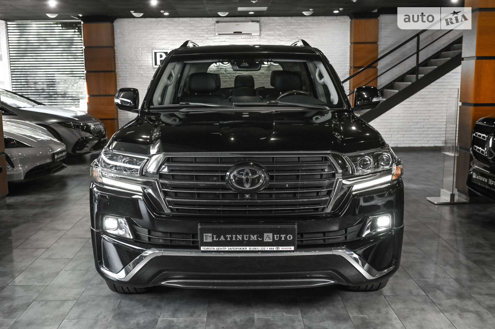 Головне фото звіту автомобіля TOYOTA LAND CRUISER 200 2017