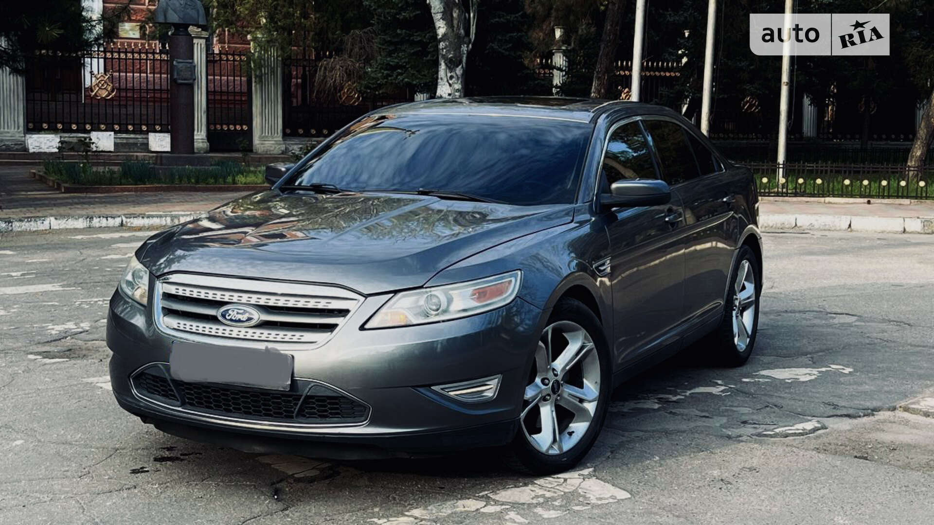 FORD TAURUS 2010