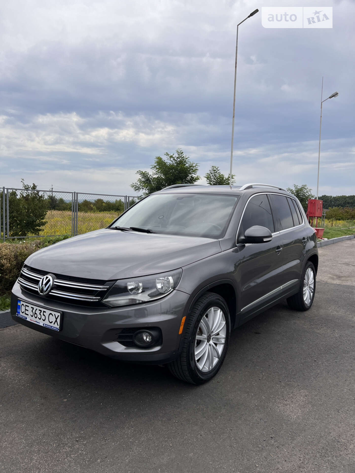 VOLKSWAGEN TIGUAN 2011