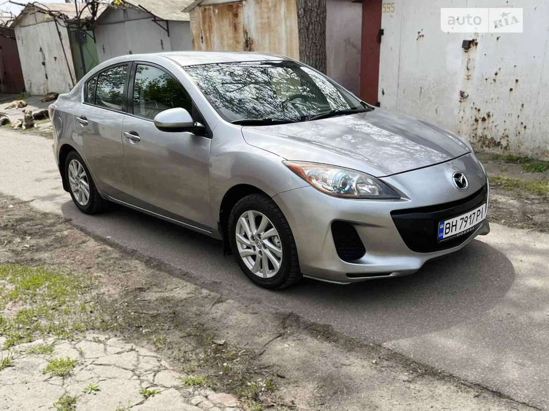 MAZDA 3 2011