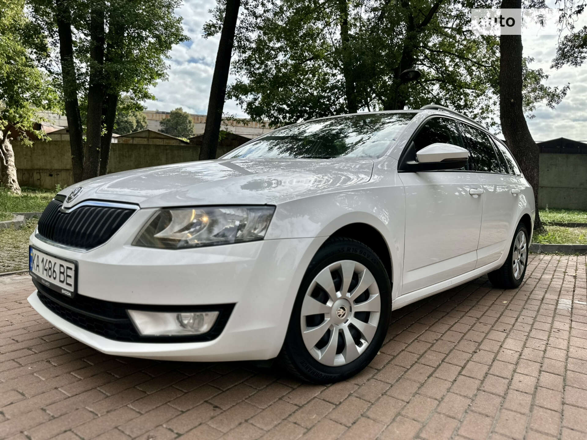Головне фото звіту автомобіля SKODA OCTAVIA 2013
