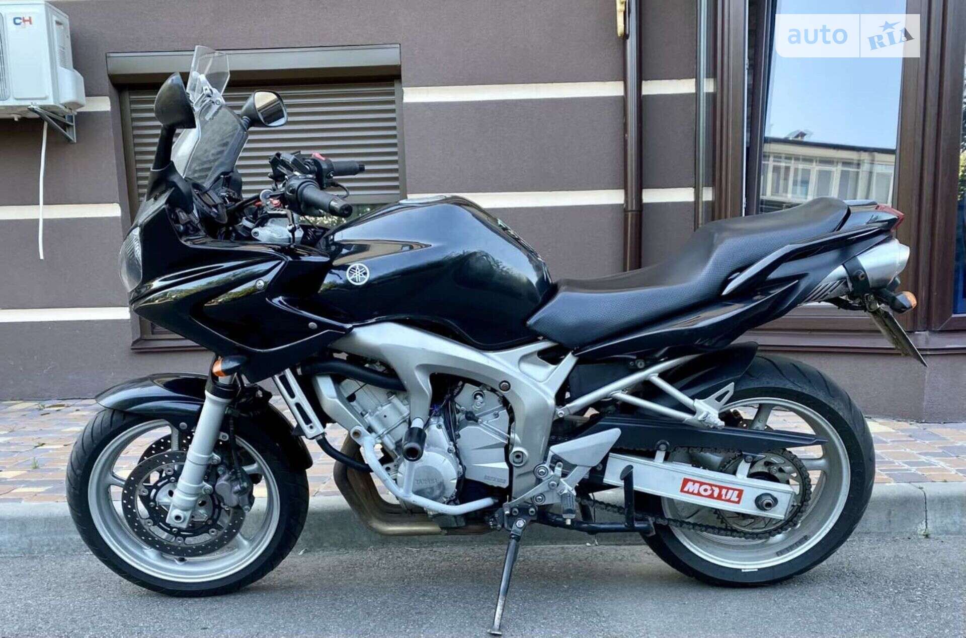 Головне фото звіту автомобіля YAMAHA FZ-6-S 2004