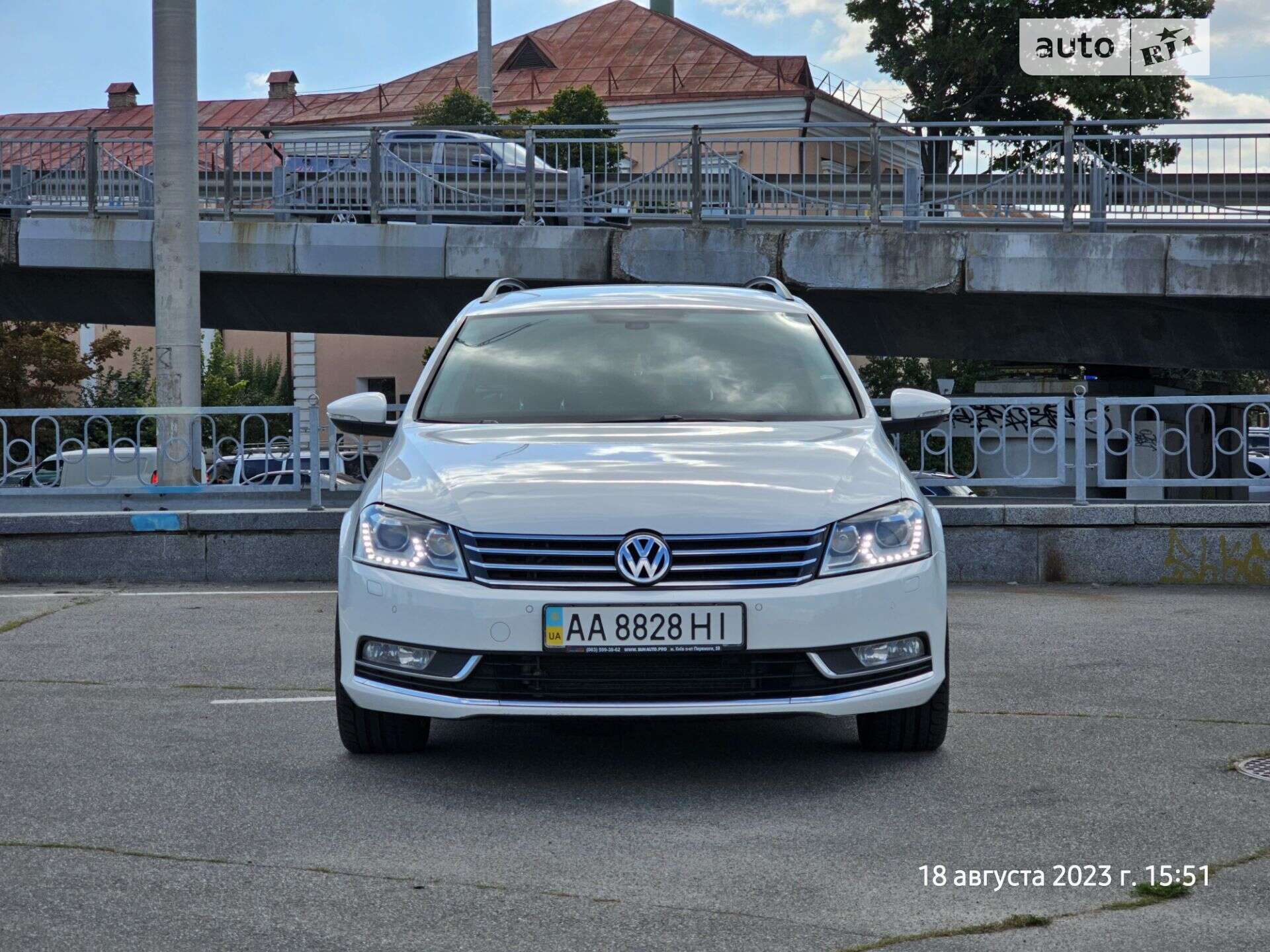 VOLKSWAGEN PASSAT 2012