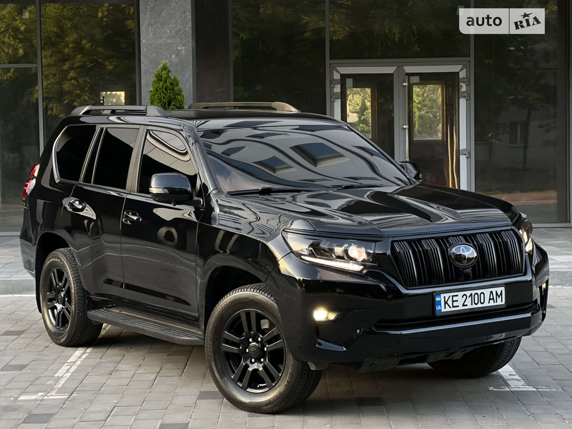 TOYOTA LAND CRUISER