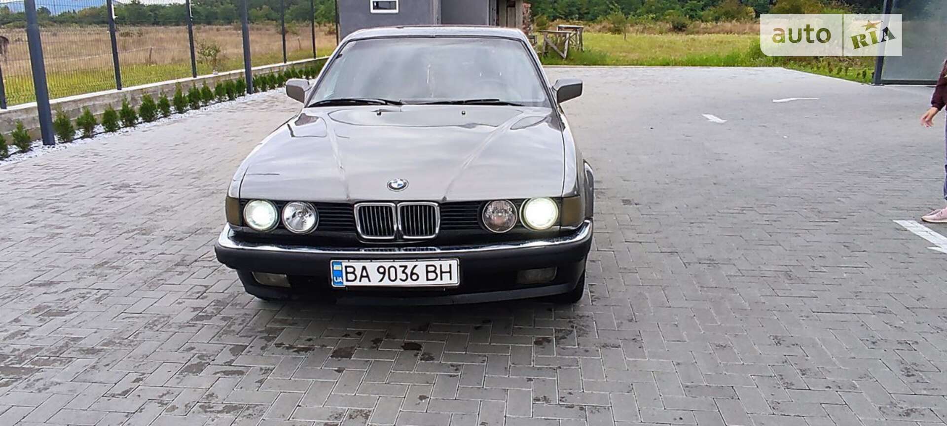 BMW 735I 1990