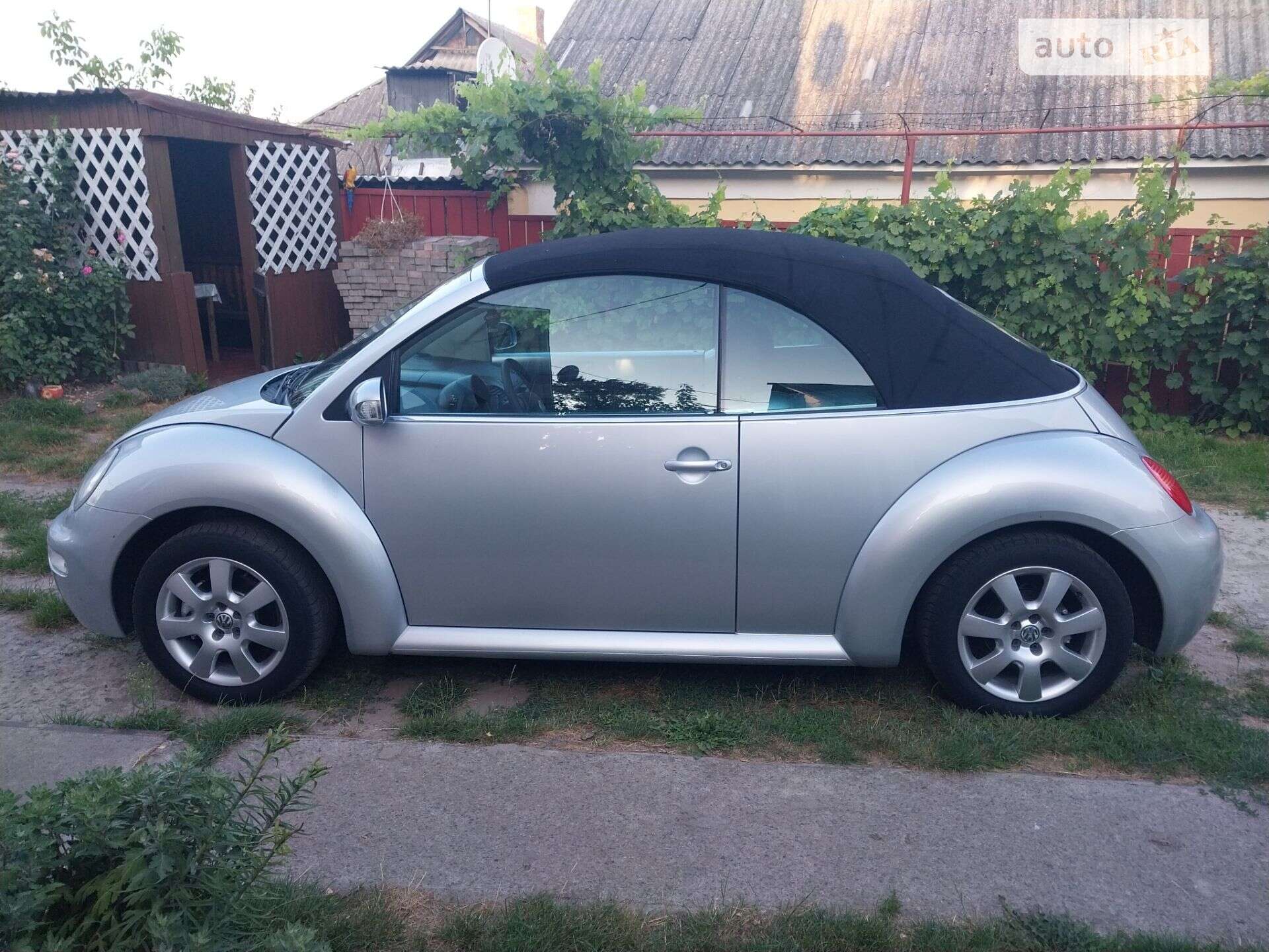 VOLKSWAGEN NEW BEETLE 2003