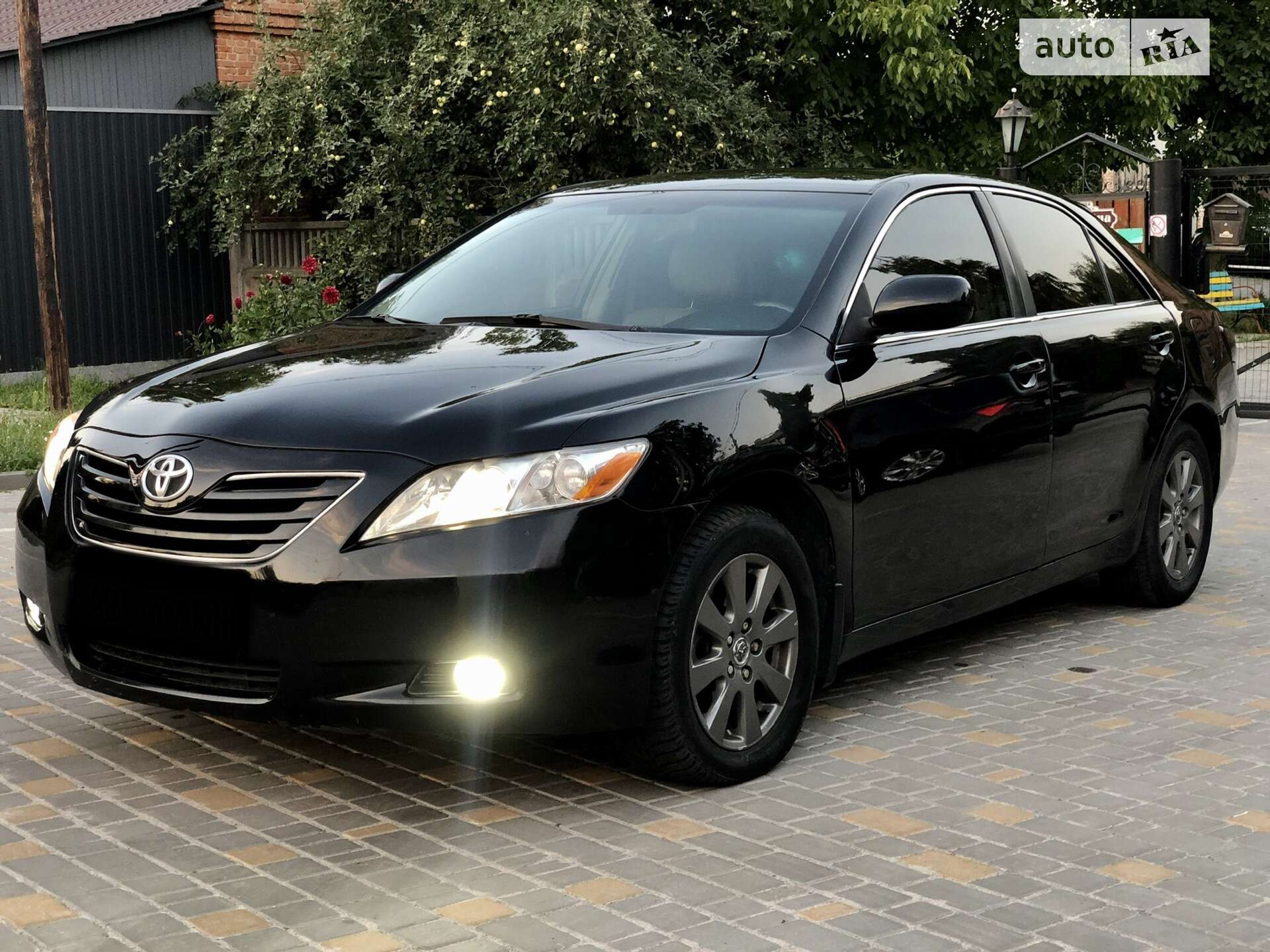 TOYOTA CAMRY