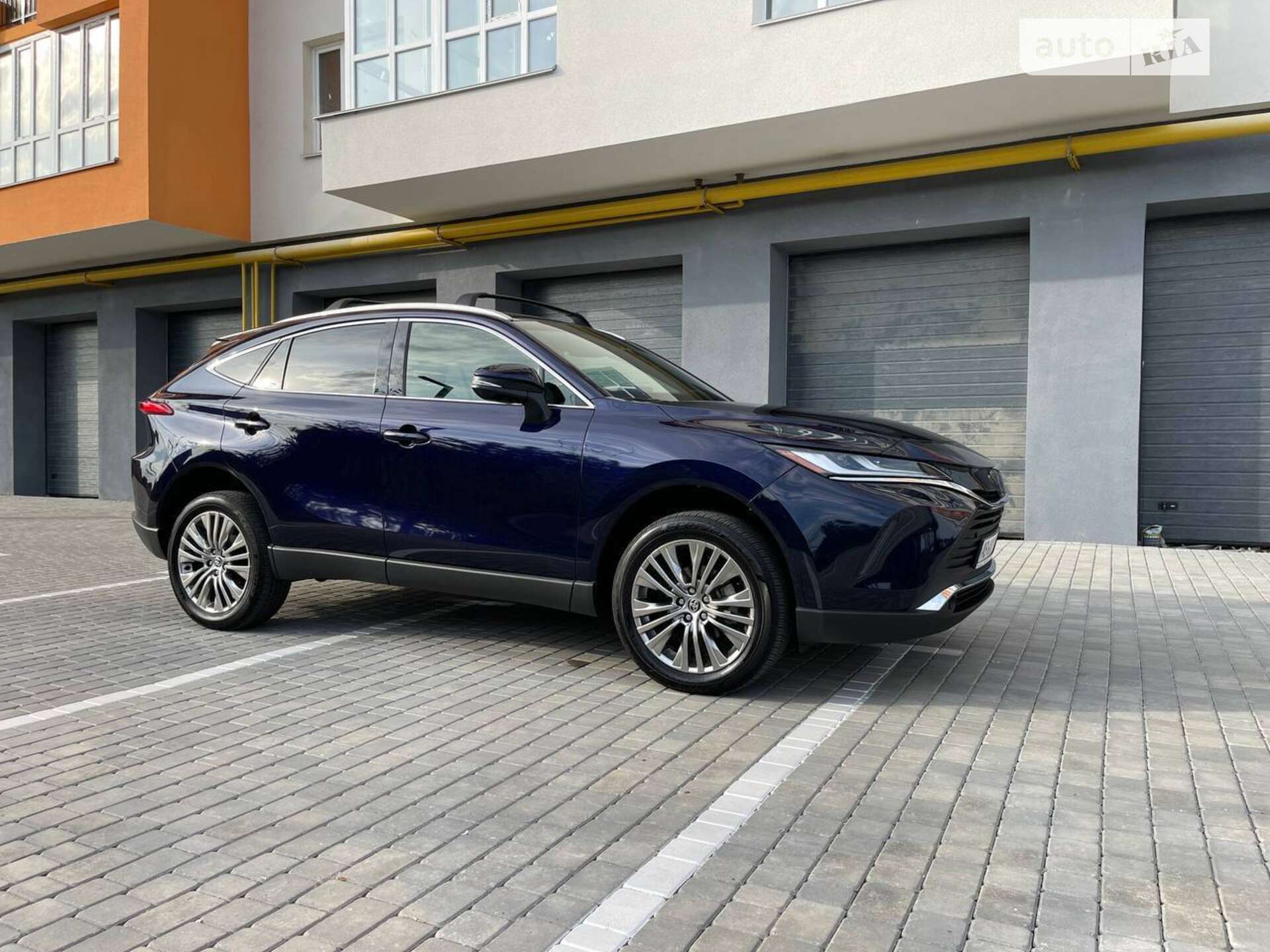 Головне фото звіту автомобіля TOYOTA VENZA 2022