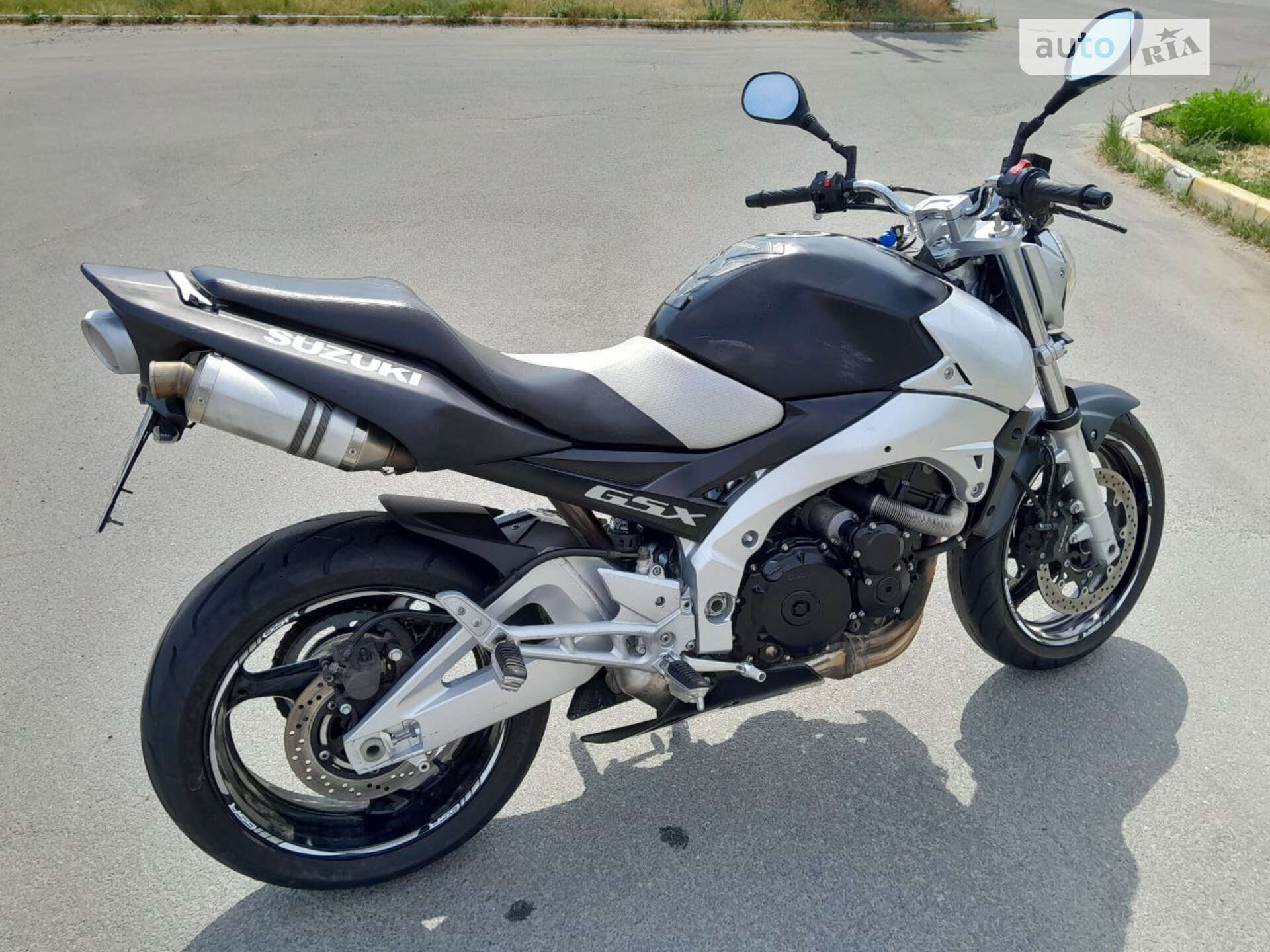 SUZUKI GSR600 2007