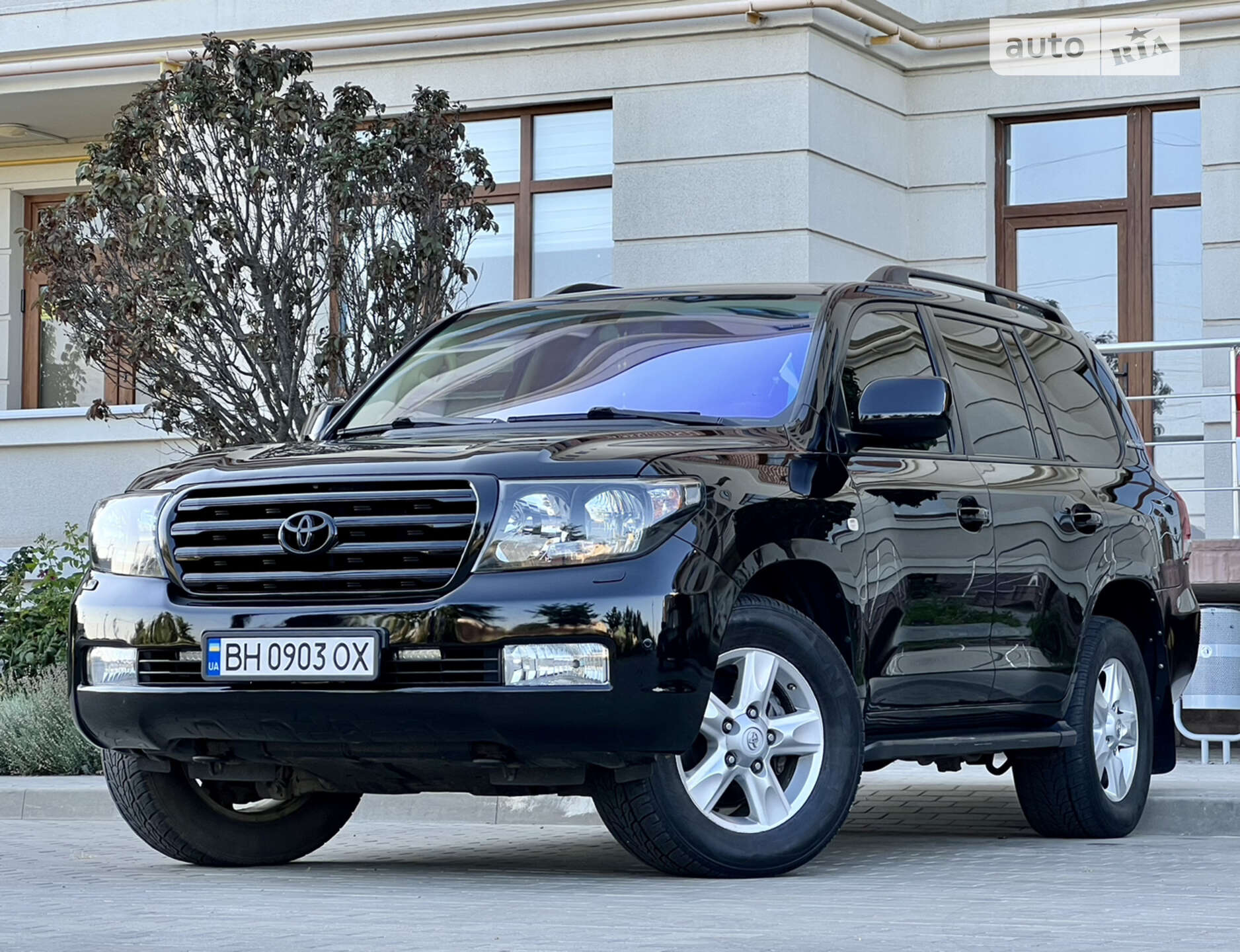 TOYOTA LAND CRUISER 200 2010