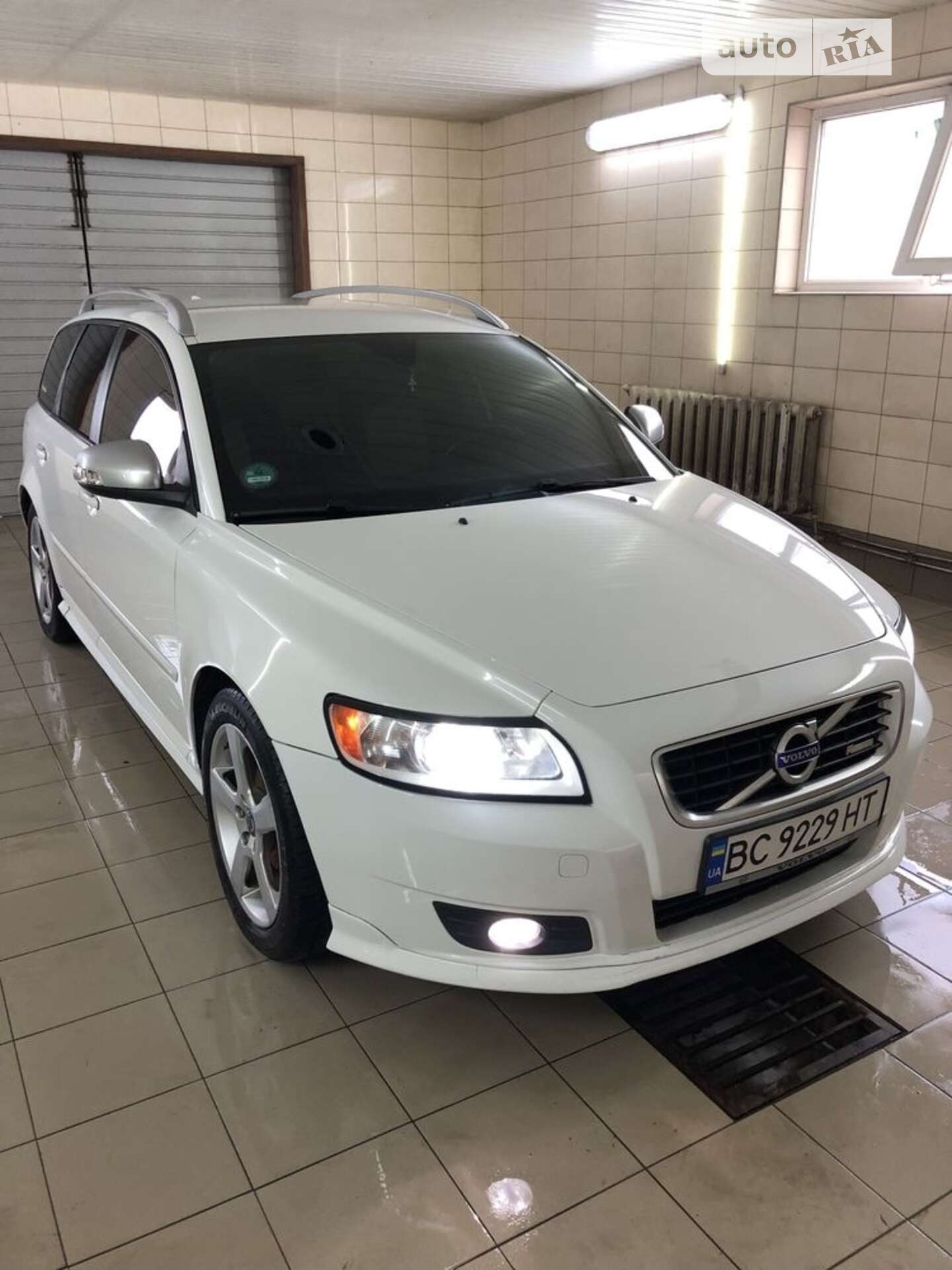 Головне фото звіту автомобіля VOLVO V50 2011