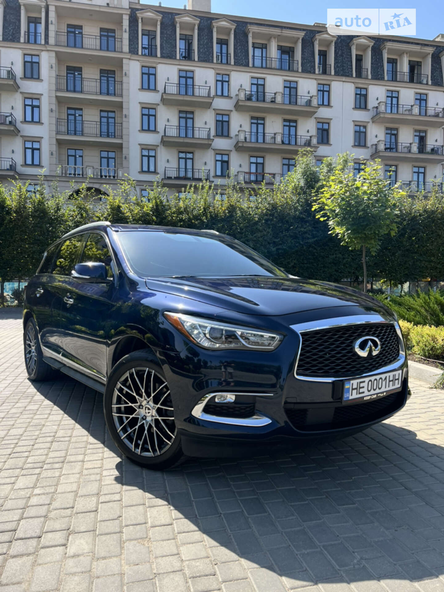 Головне фото звіту автомобіля INFINITI QX60 2017