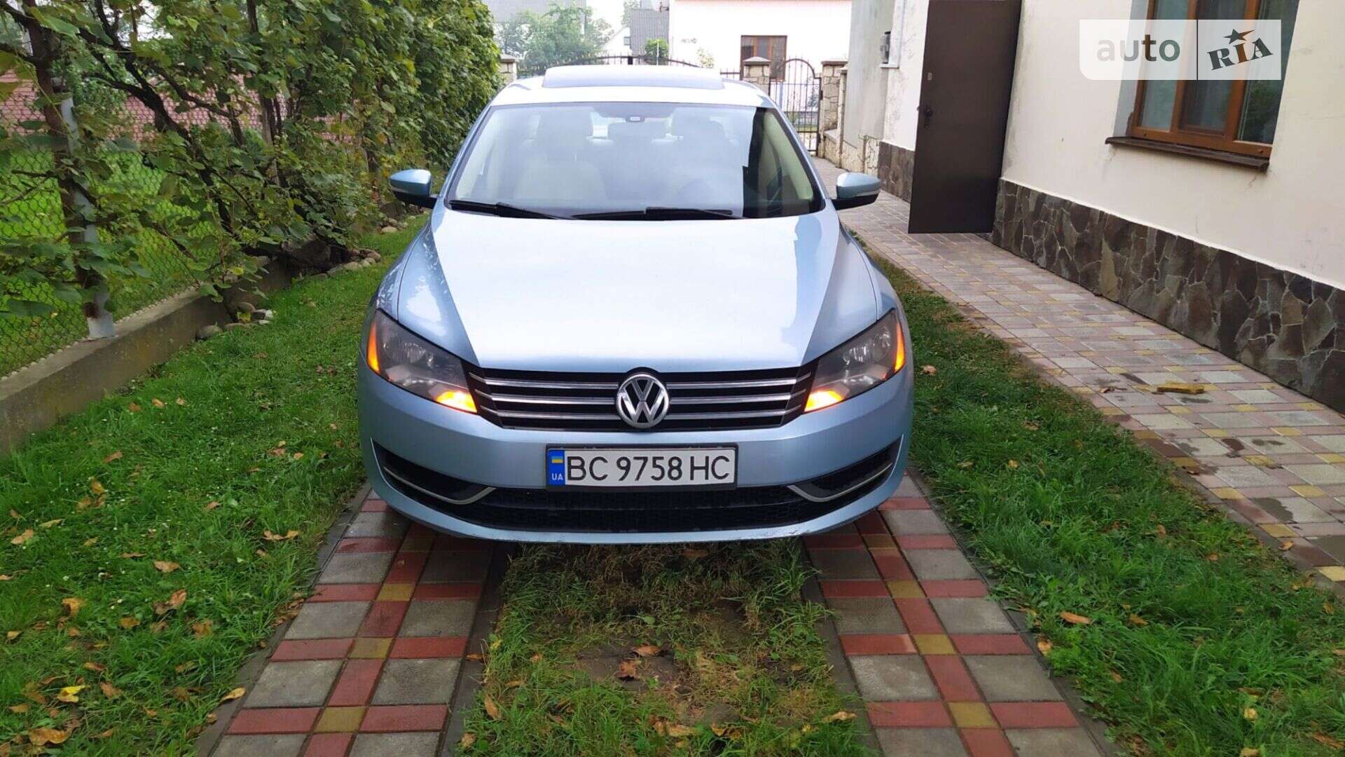 VOLKSWAGEN PASSAT 2012