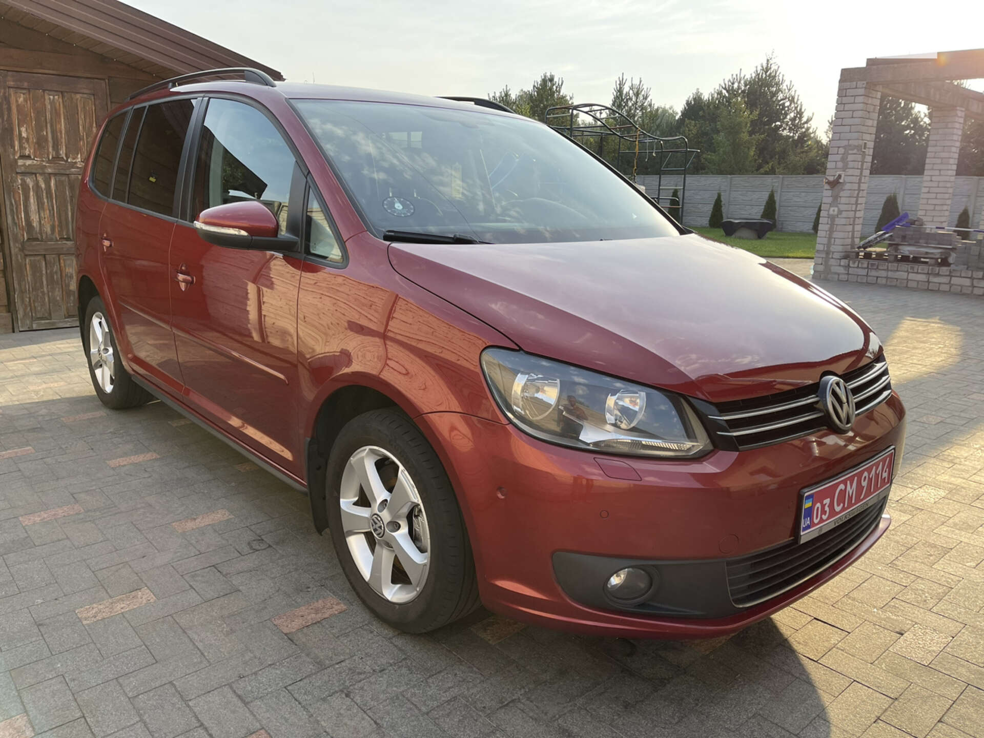 VOLKSWAGEN TOURAN 2014