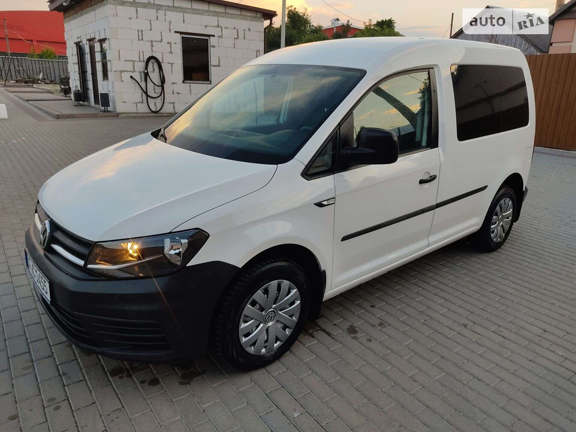 VOLKSWAGEN CADDY 2015