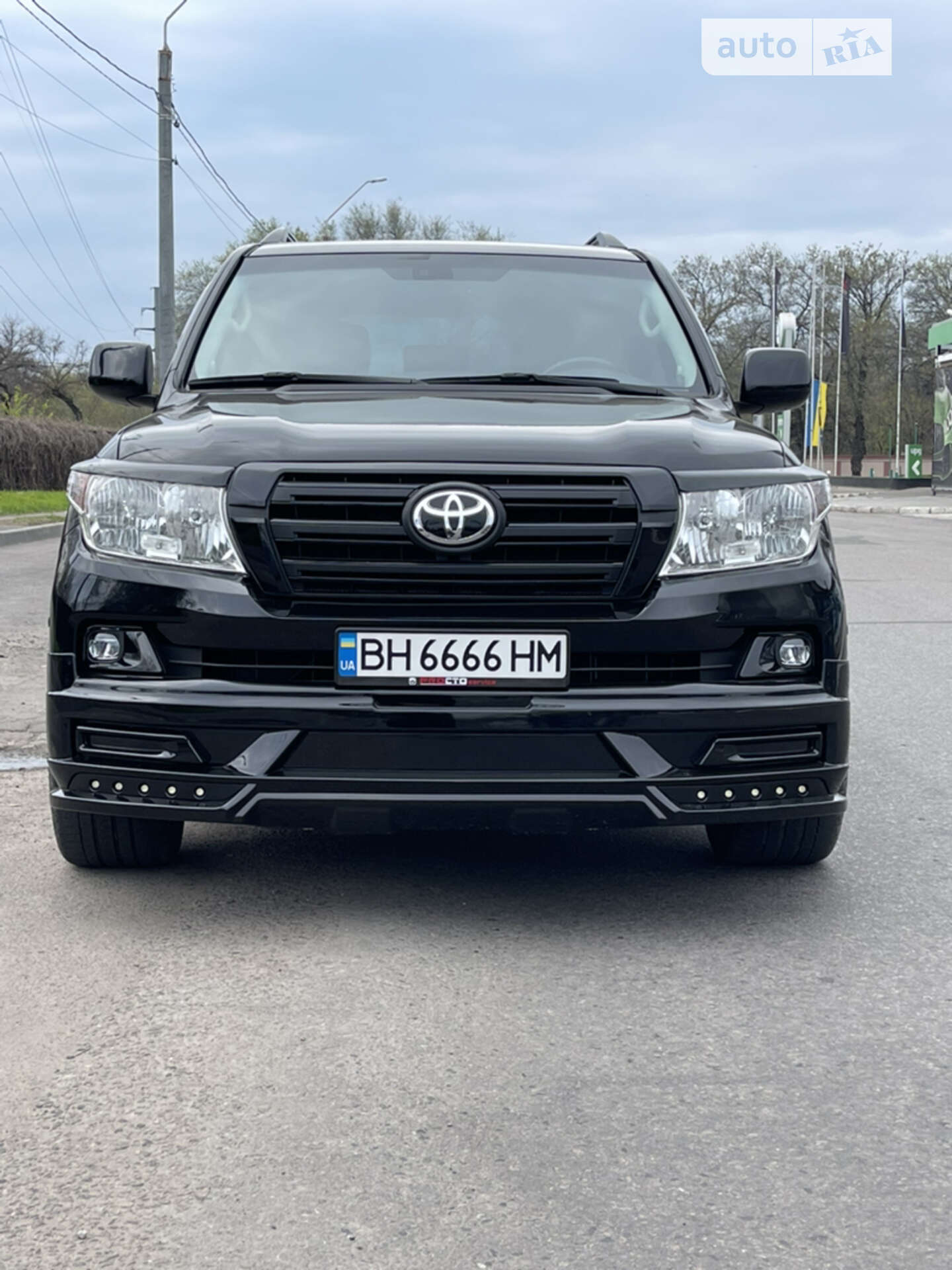 TOYOTA LAND CRUISER 200
