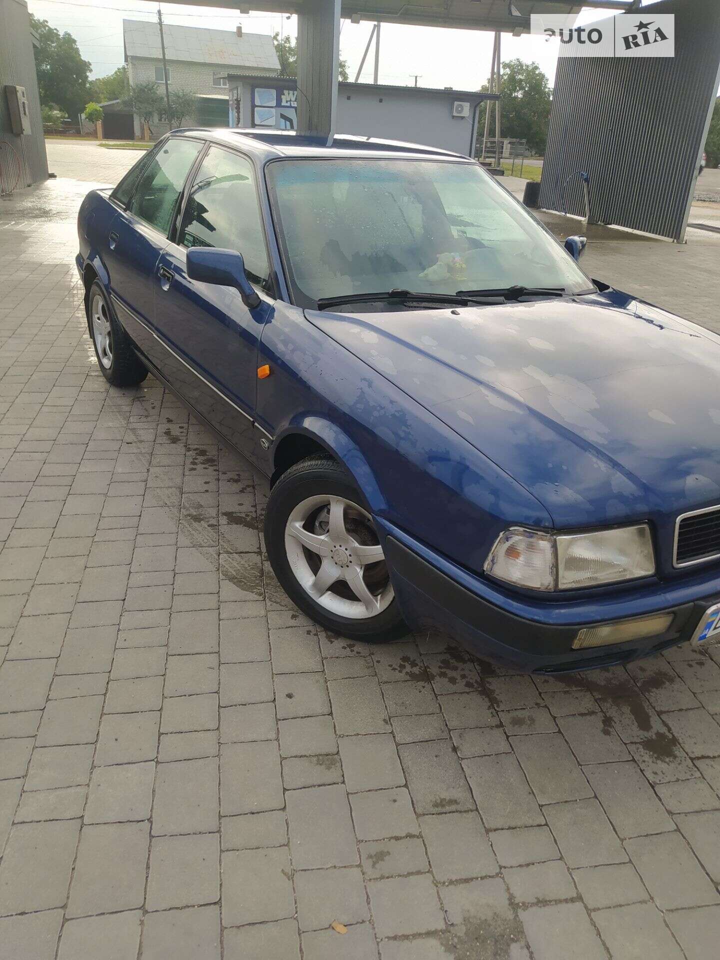 Головне фото звіту автомобіля AUDI 80 1988