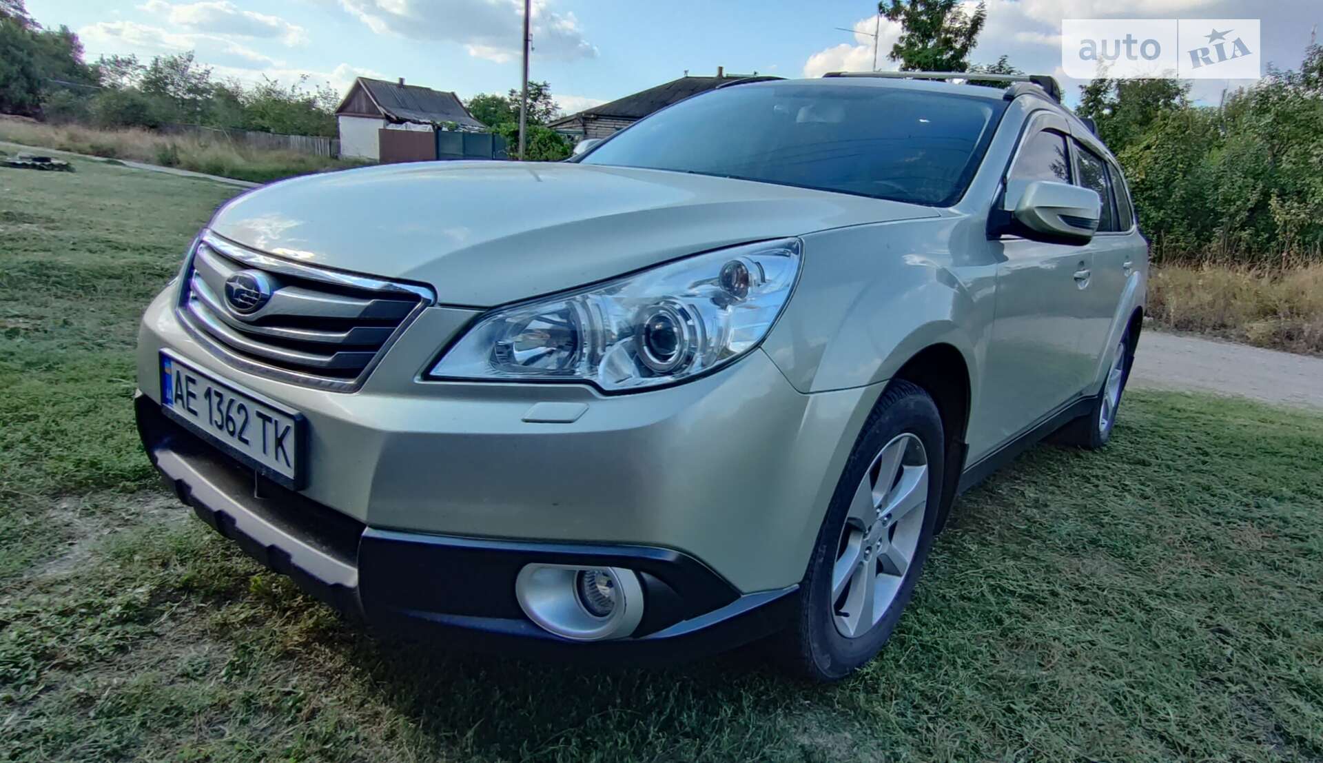 SUBARU OUTBACK 2011