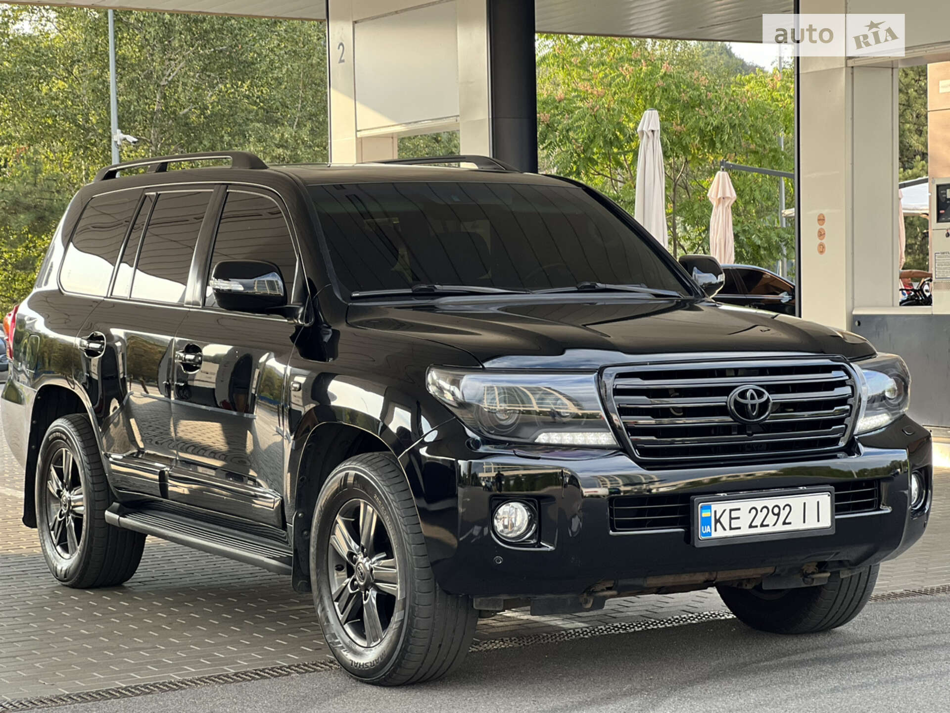 TOYOTA LAND CRUISER