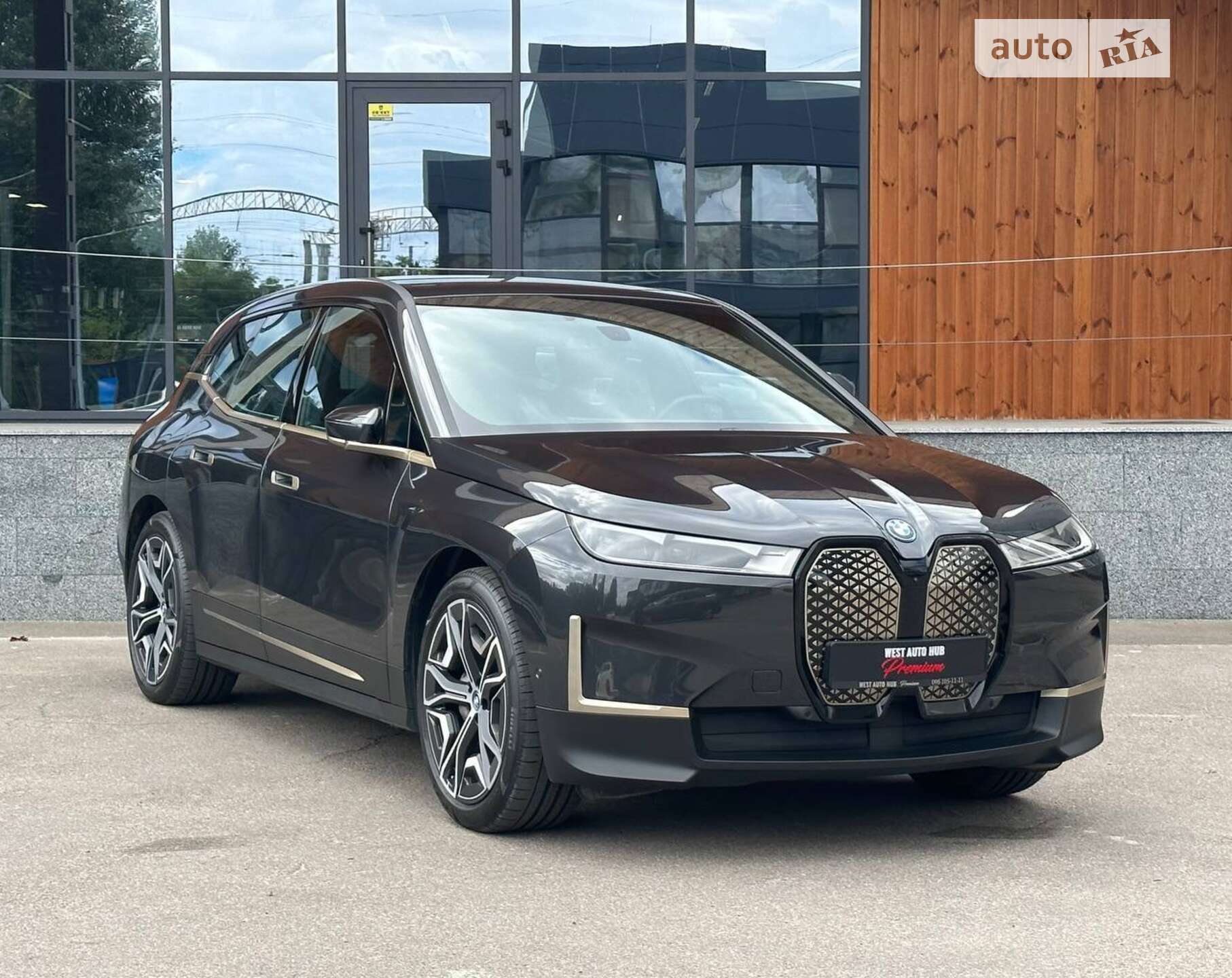 Головне фото звіту автомобіля BMW IX XDRIVE40 2021
