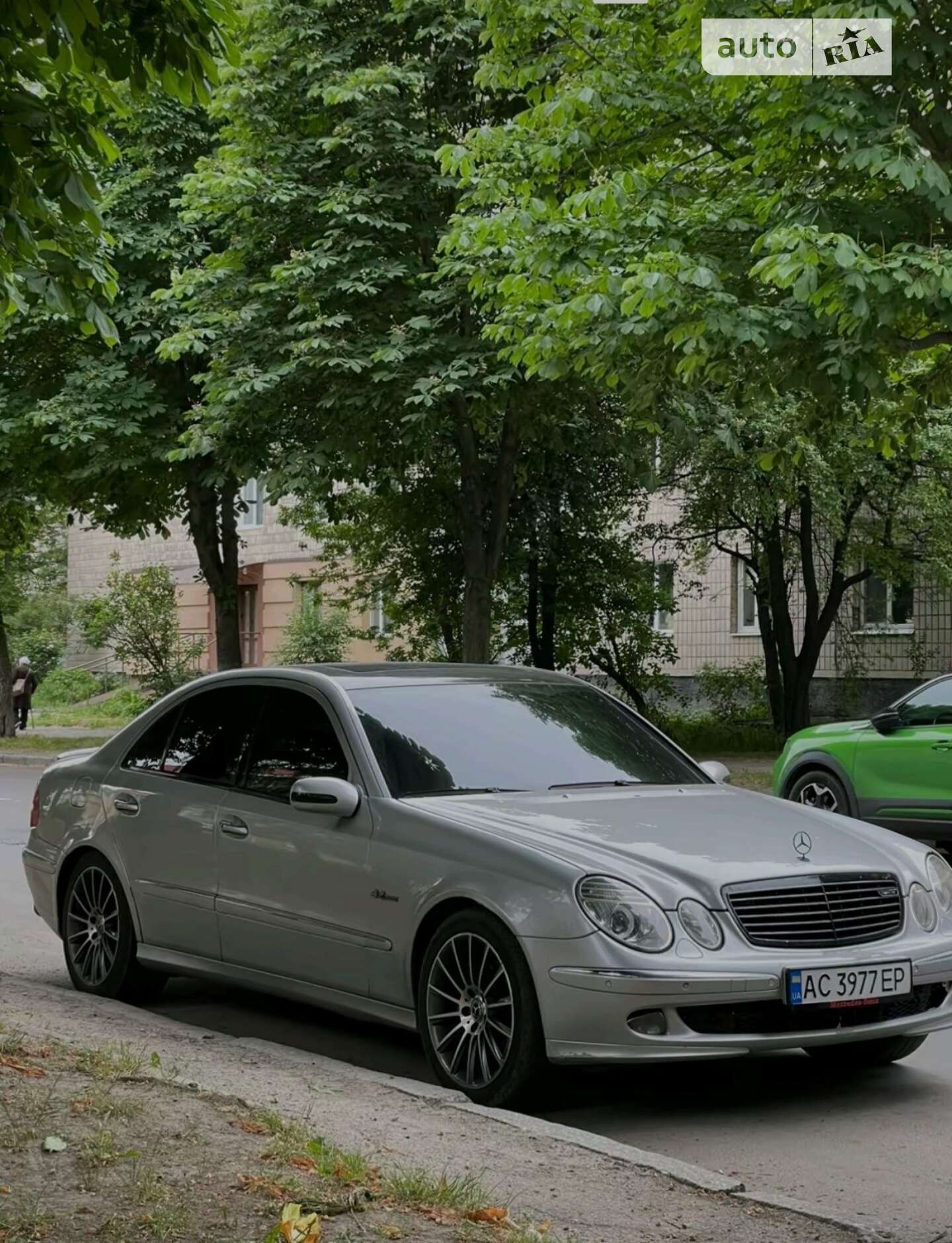 MERCEDES-BENZ E 320 2002