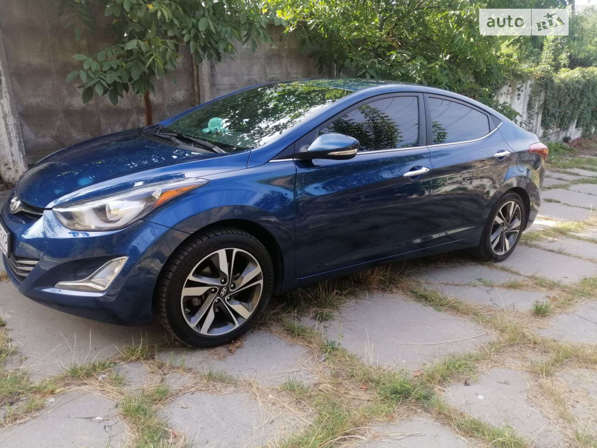 HYUNDAI ELANTRA