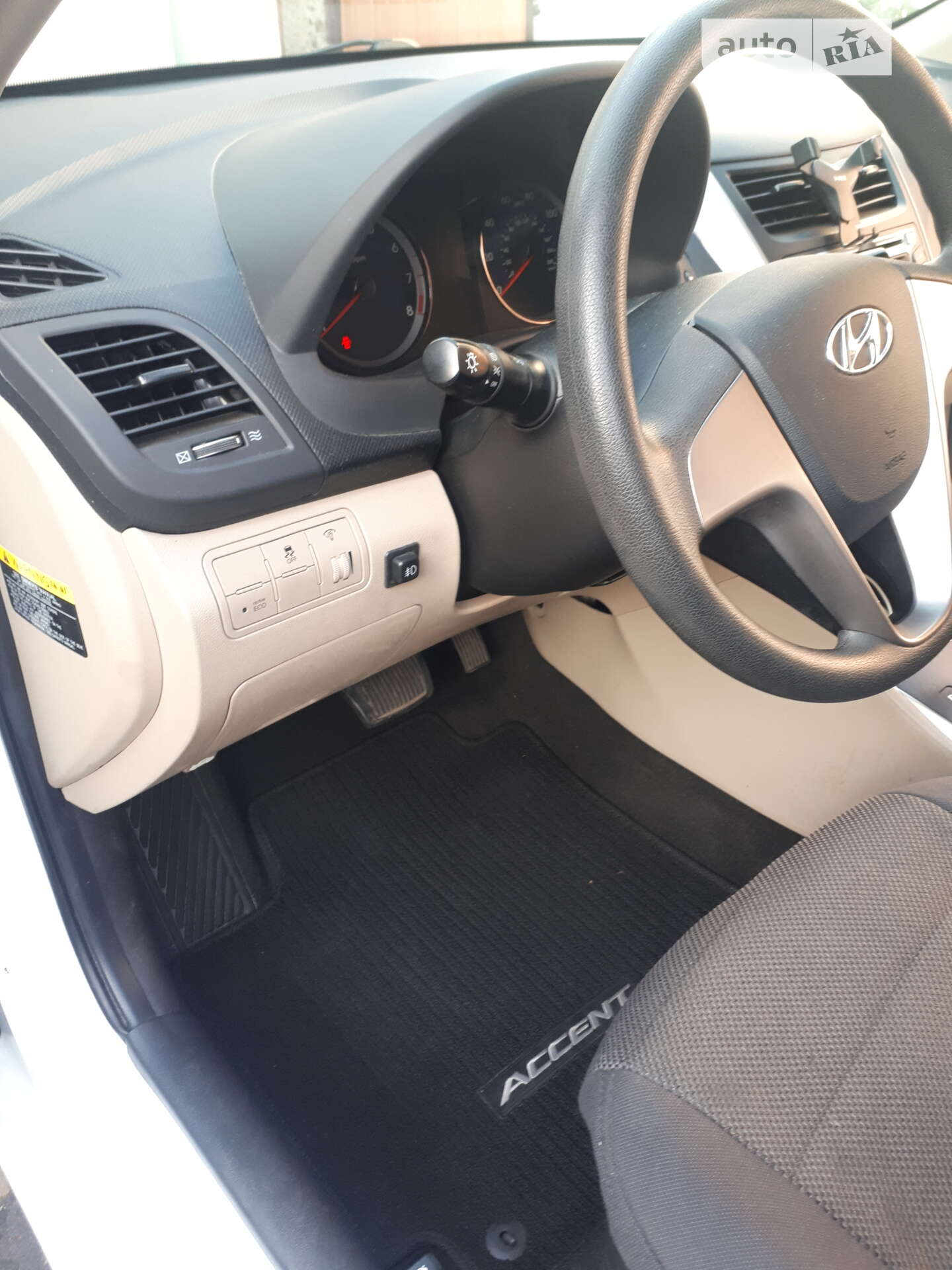 HYUNDAI ACCENT 2017