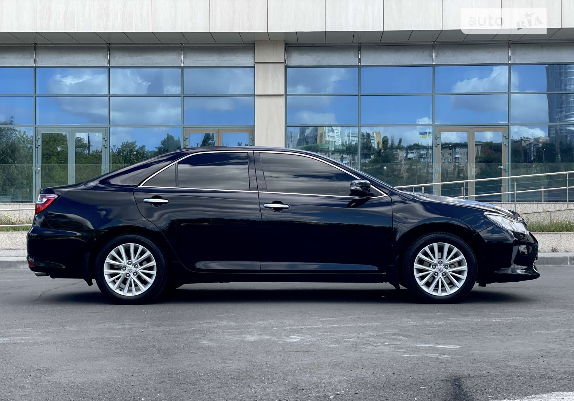 TOYOTA CAMRY