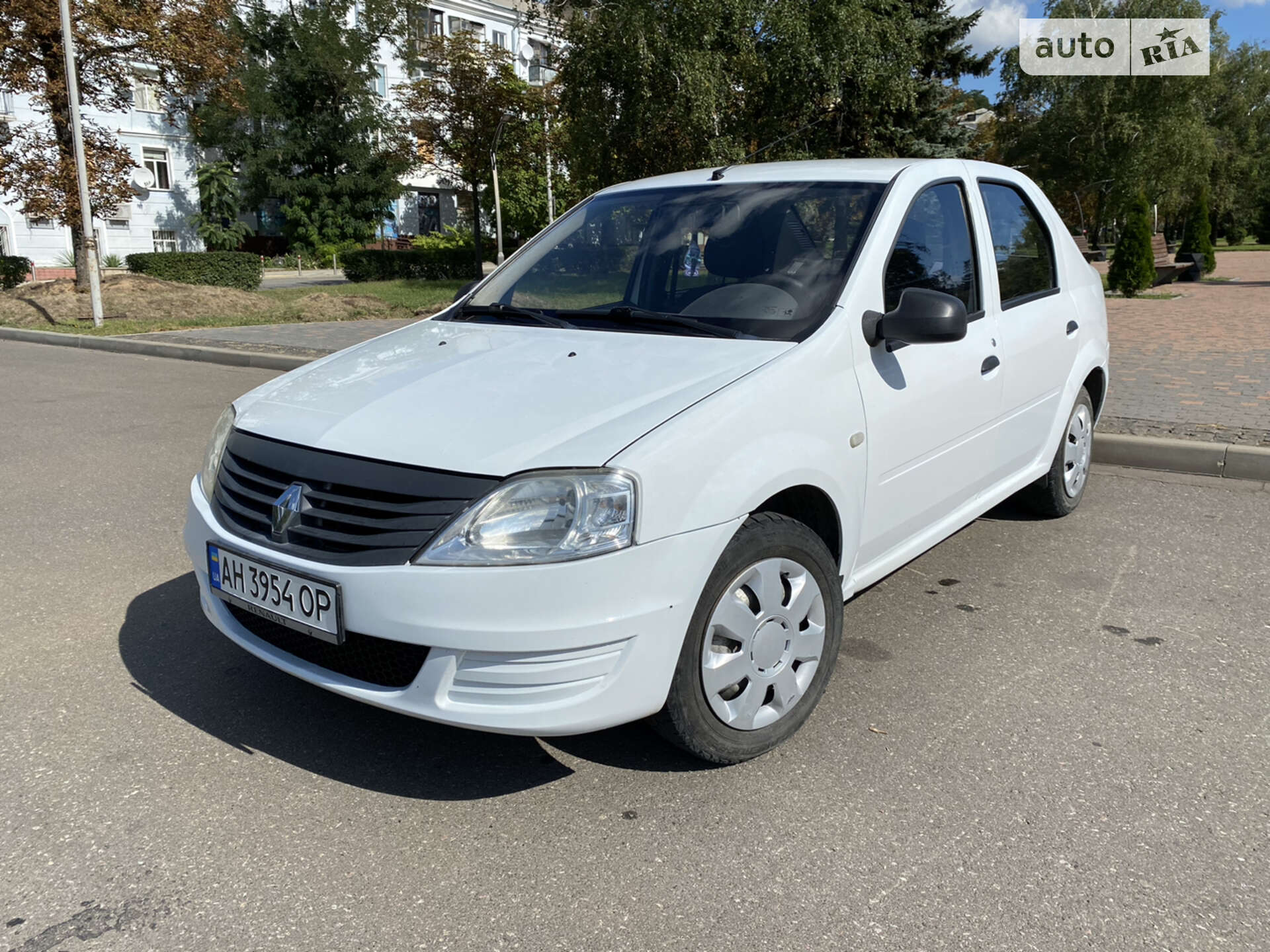 RENAULT LOGAN 2012