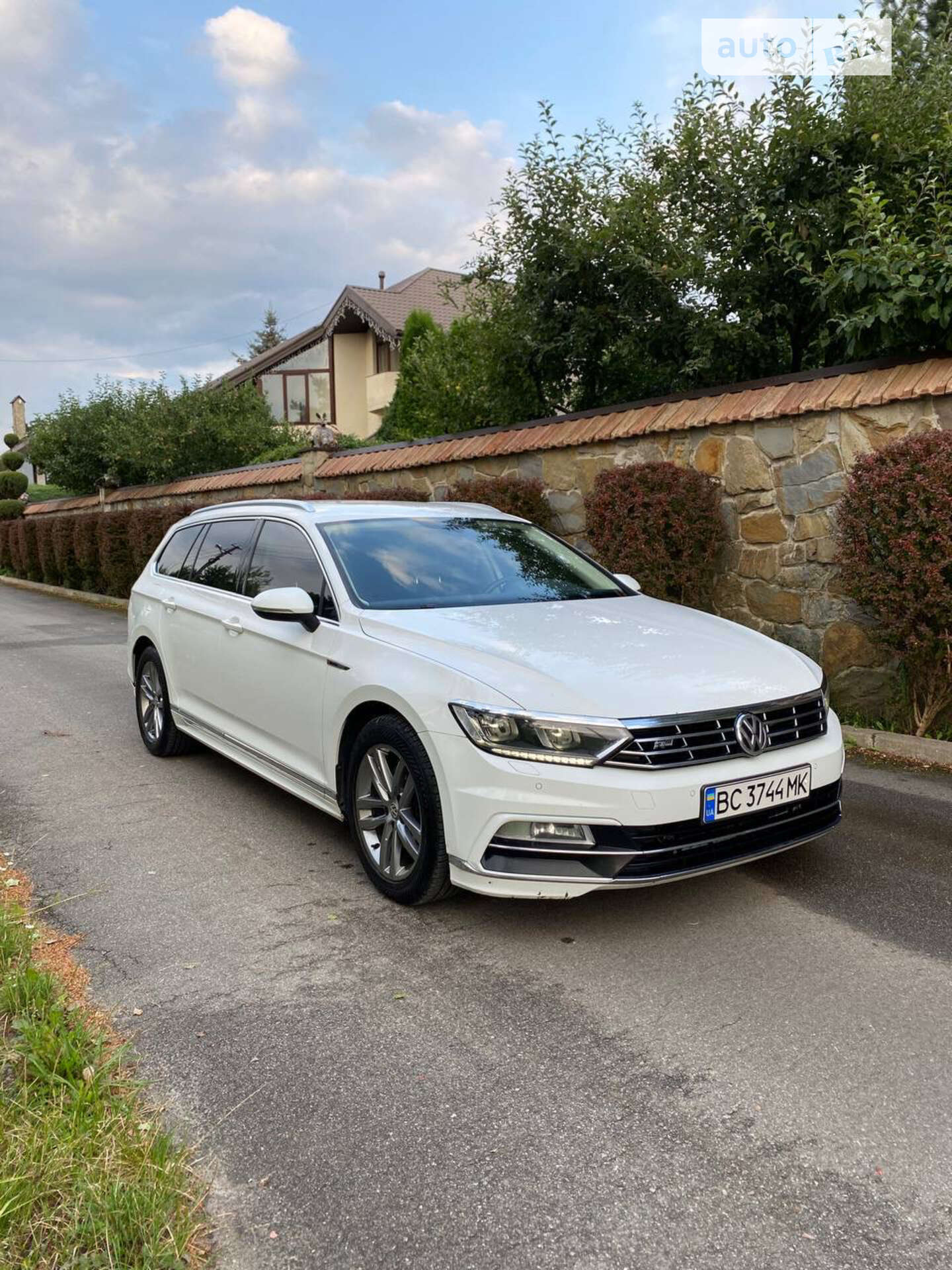 VOLKSWAGEN PASSAT 2016