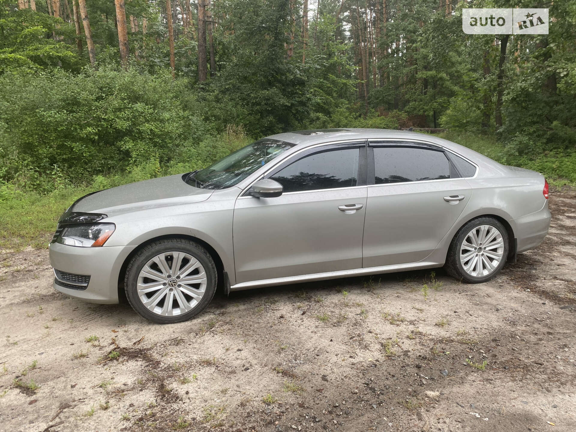 VOLKSWAGEN PASSAT 2012