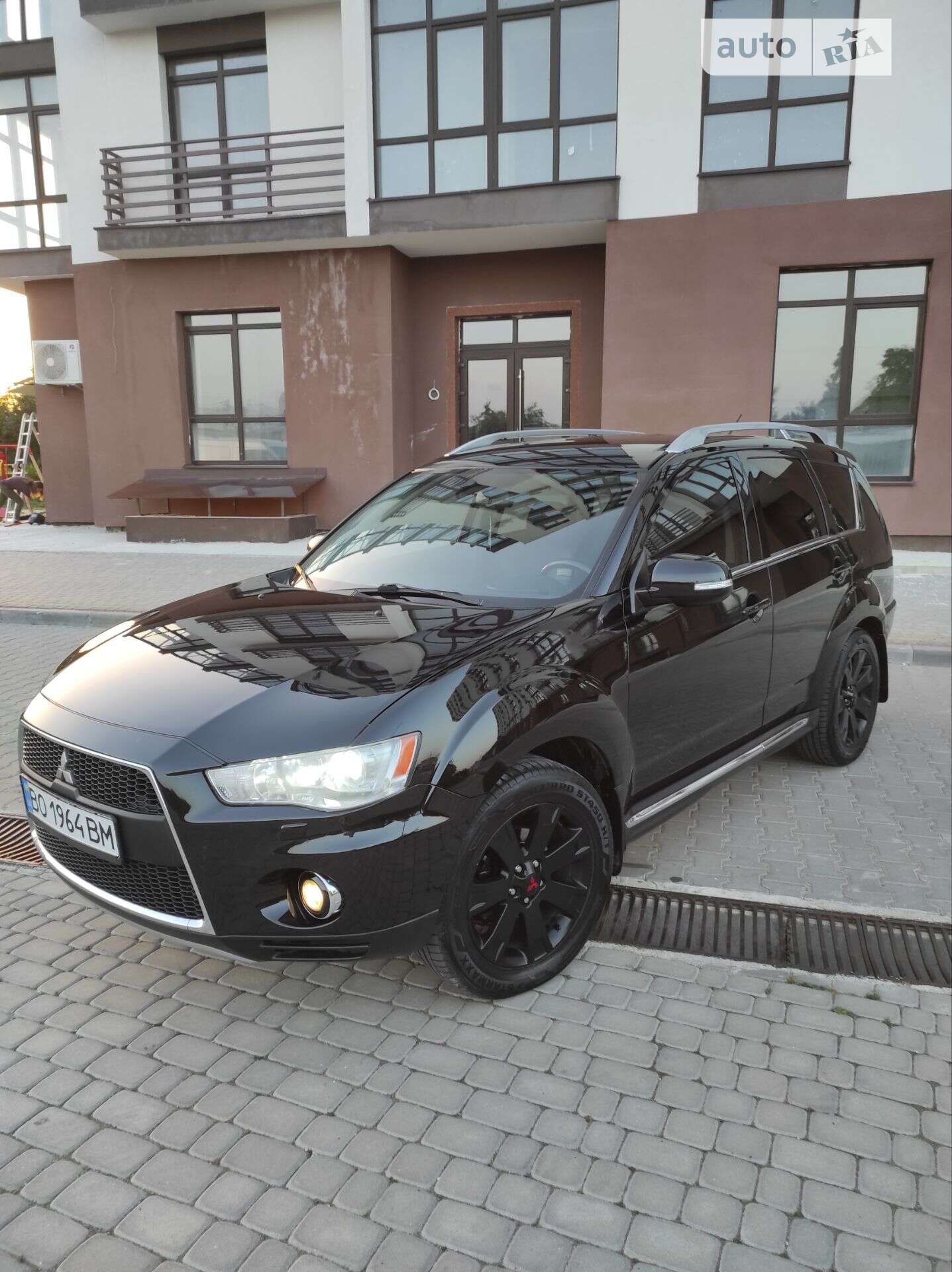 MITSUBISHI OUTLANDER 2010