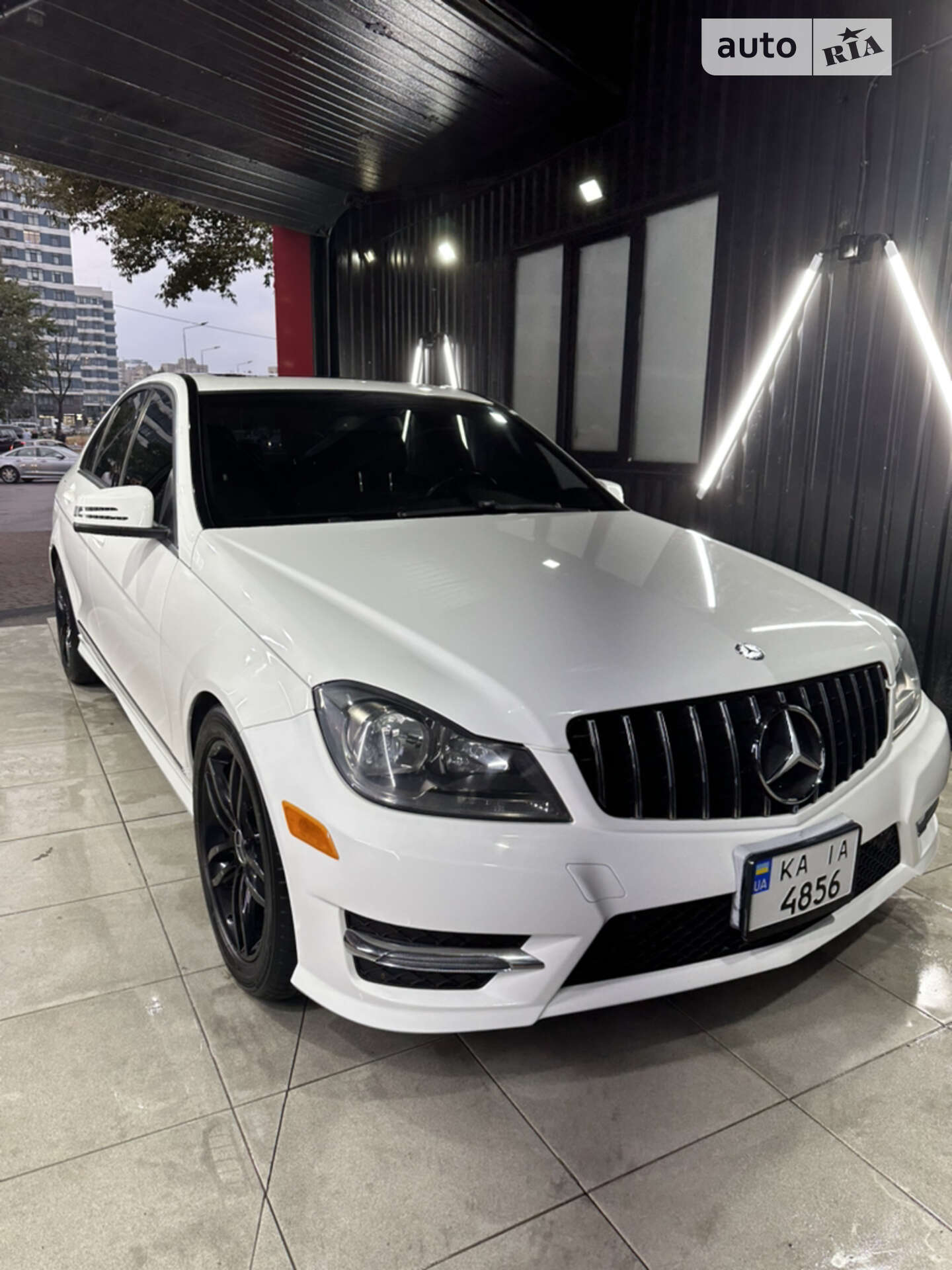 MERCEDES-BENZ C 300 2013