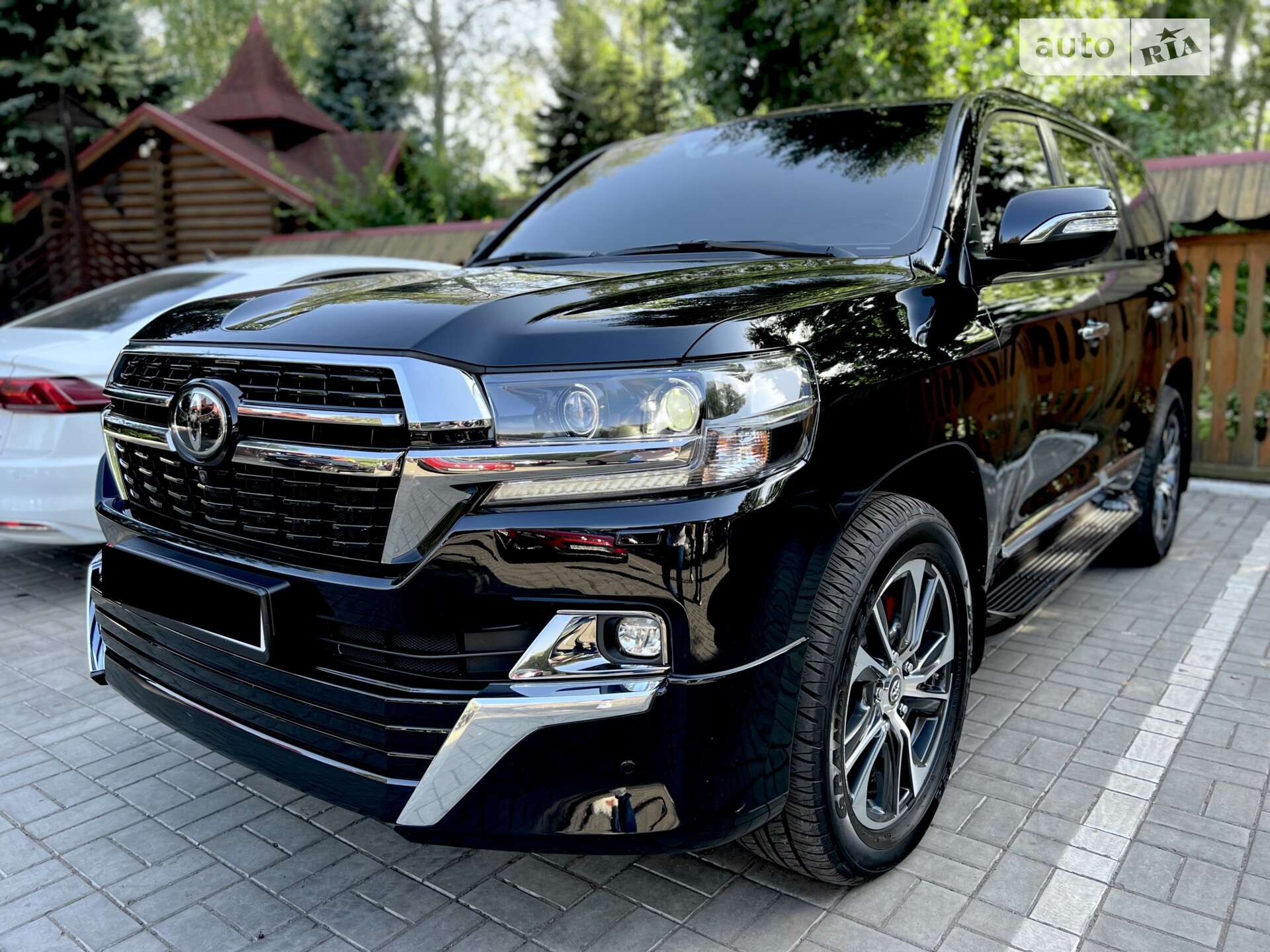 TOYOTA LAND CRUISER 200 2020