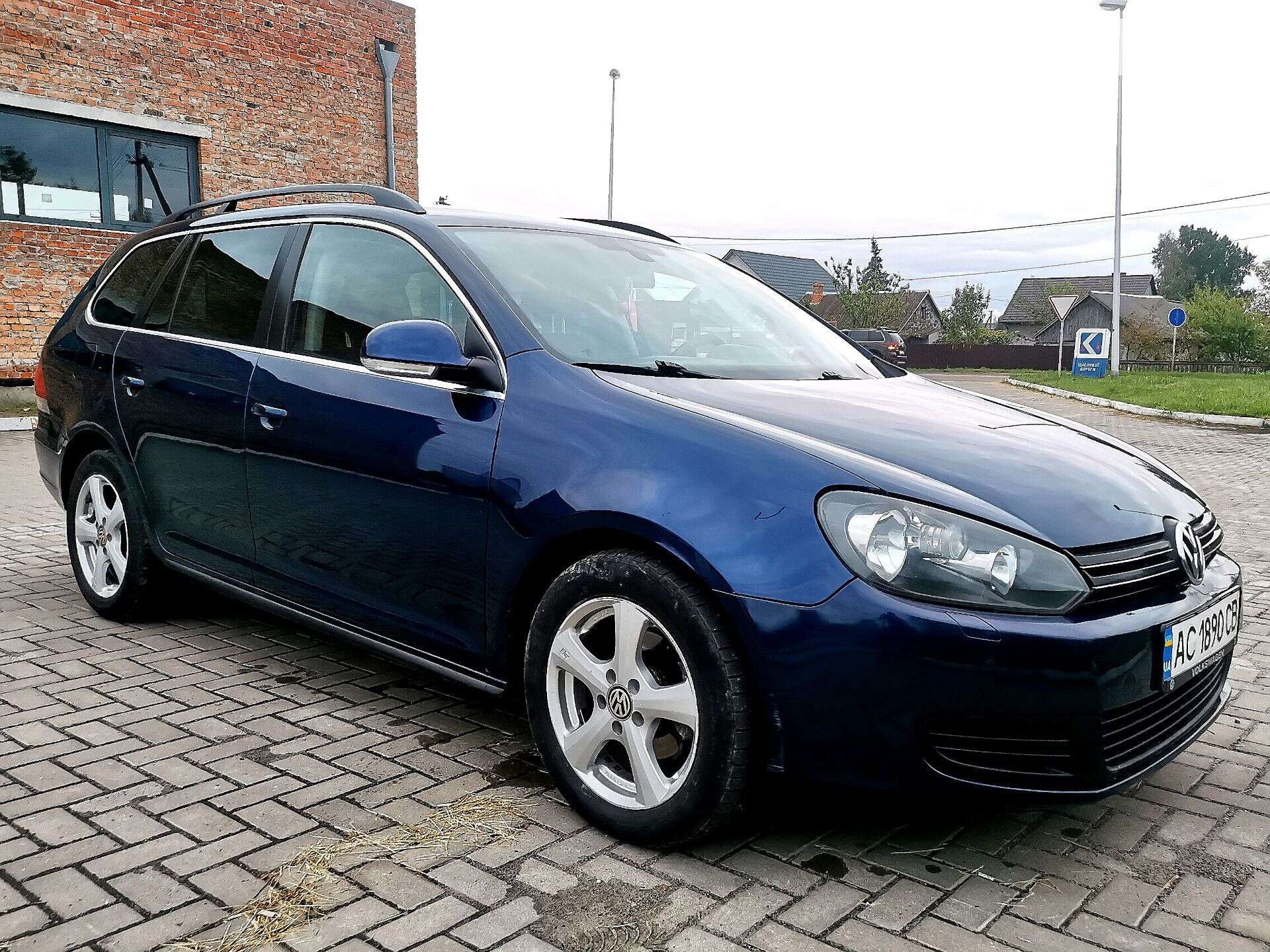 VOLKSWAGEN GOLF 2010