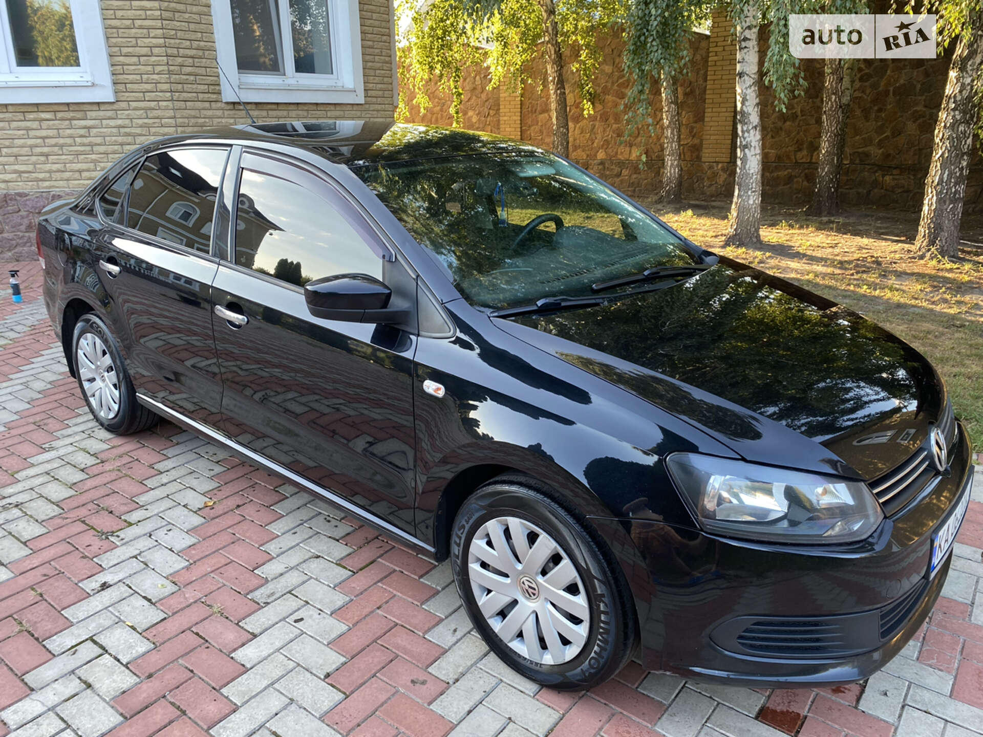 VOLKSWAGEN POLO
